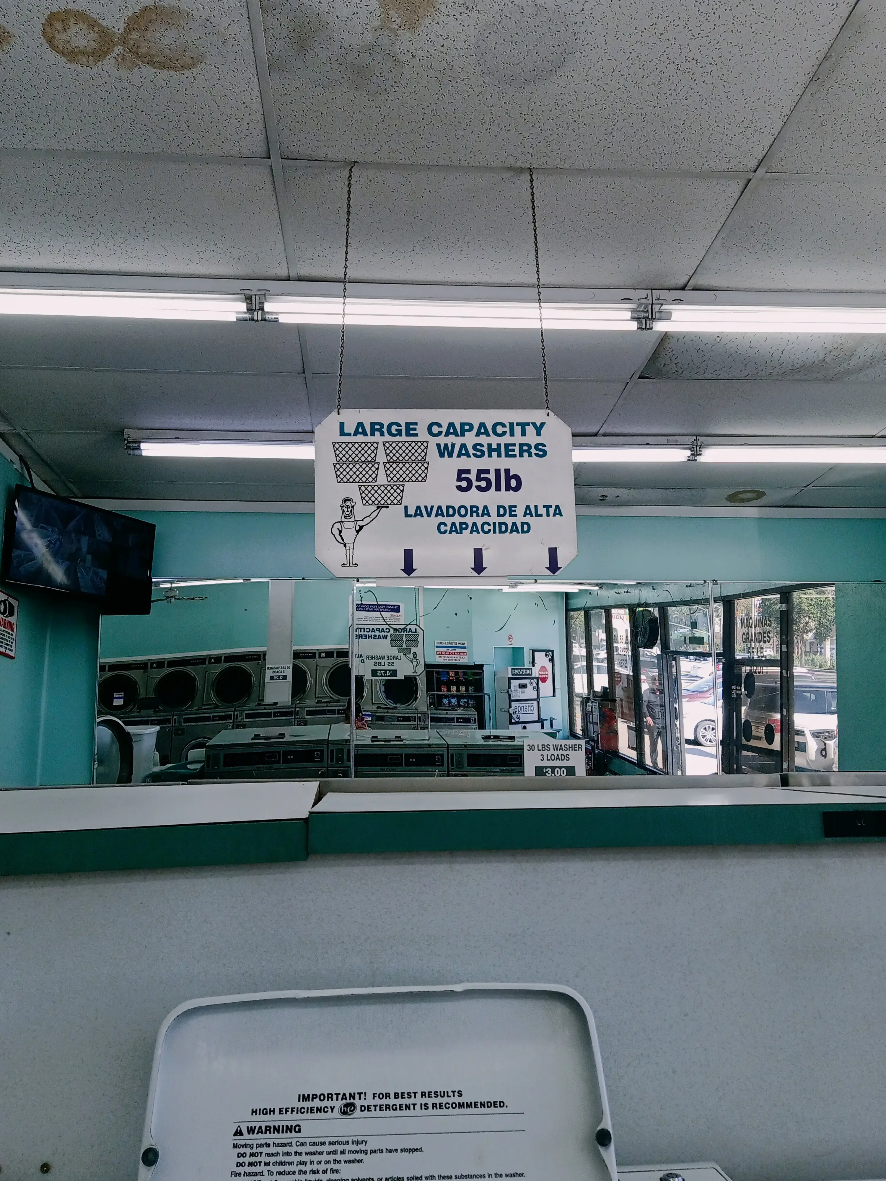 Anaheim Coin Laundry - Image 14