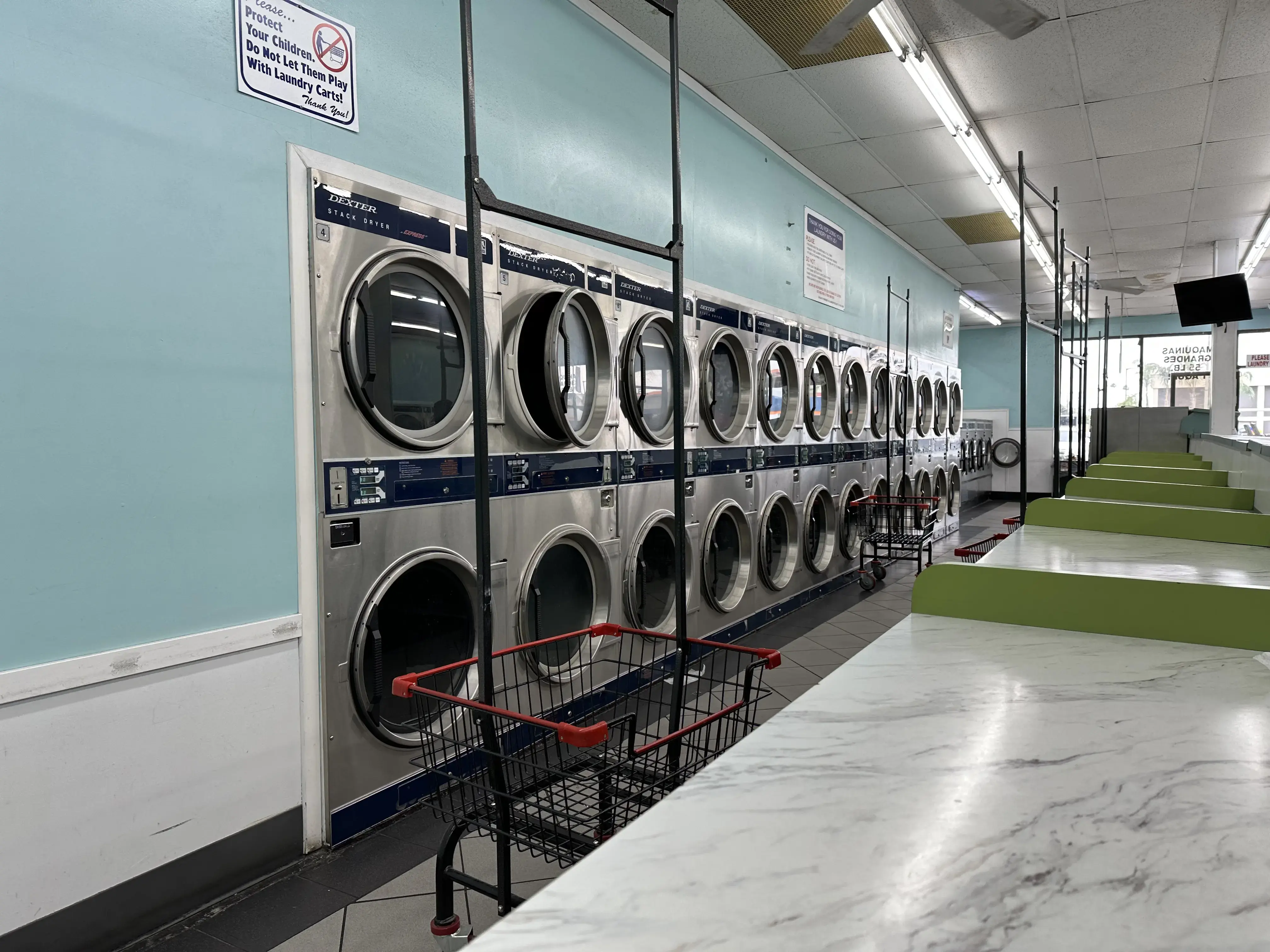 Anaheim Coin Laundry - Image 3