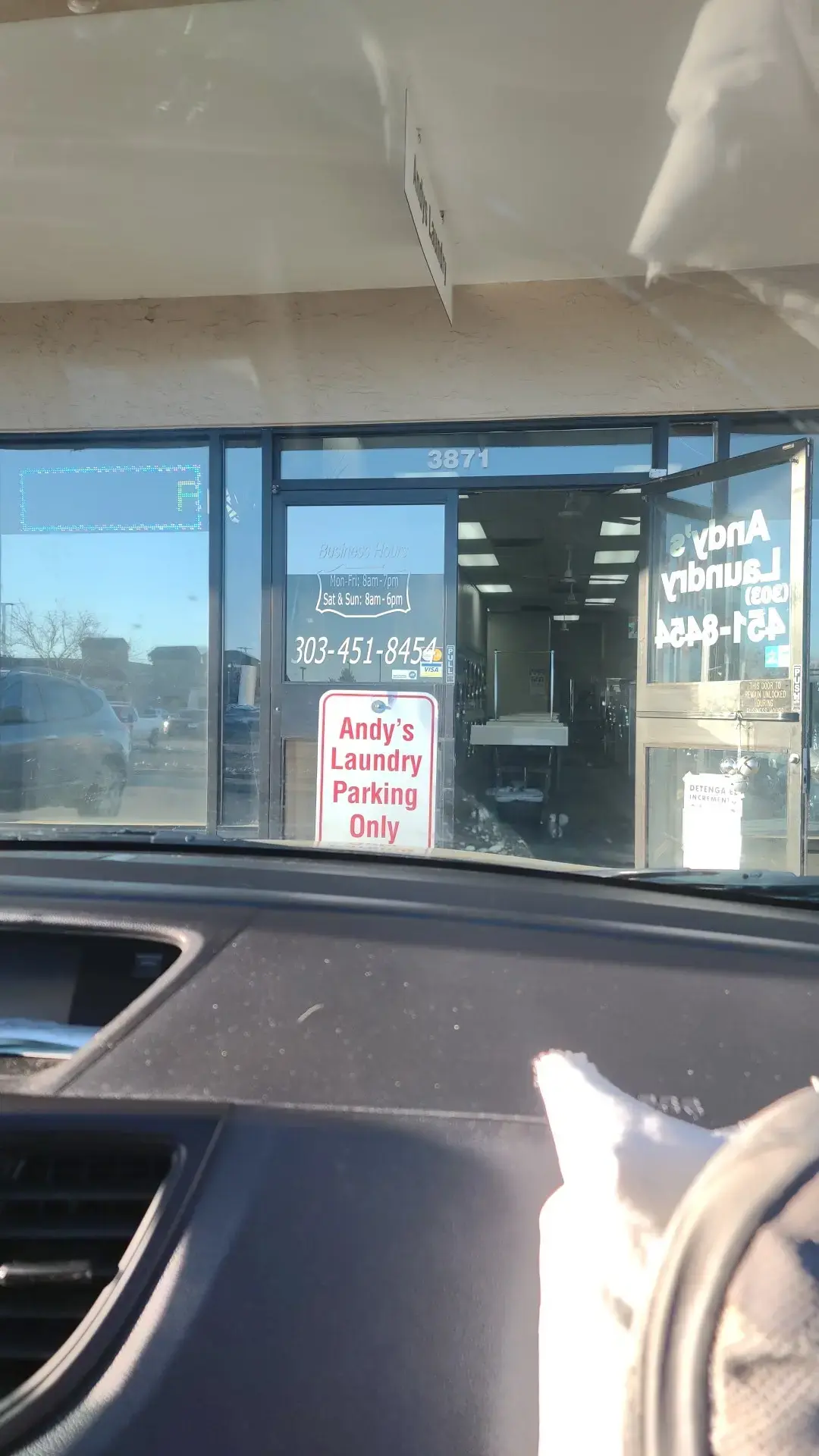 Andy's Laundry - Image 7