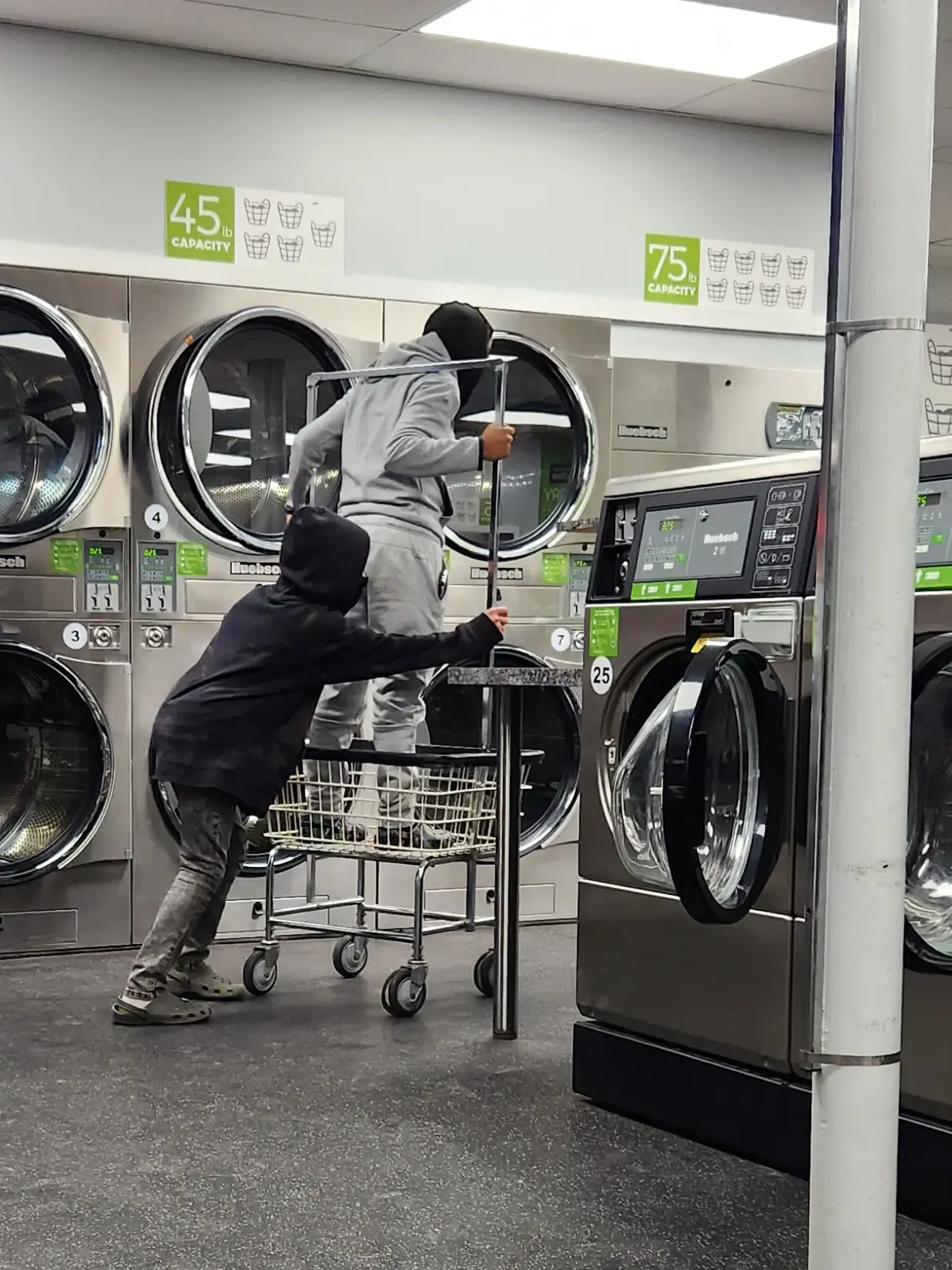 Annie's Express Laundry - Image 11