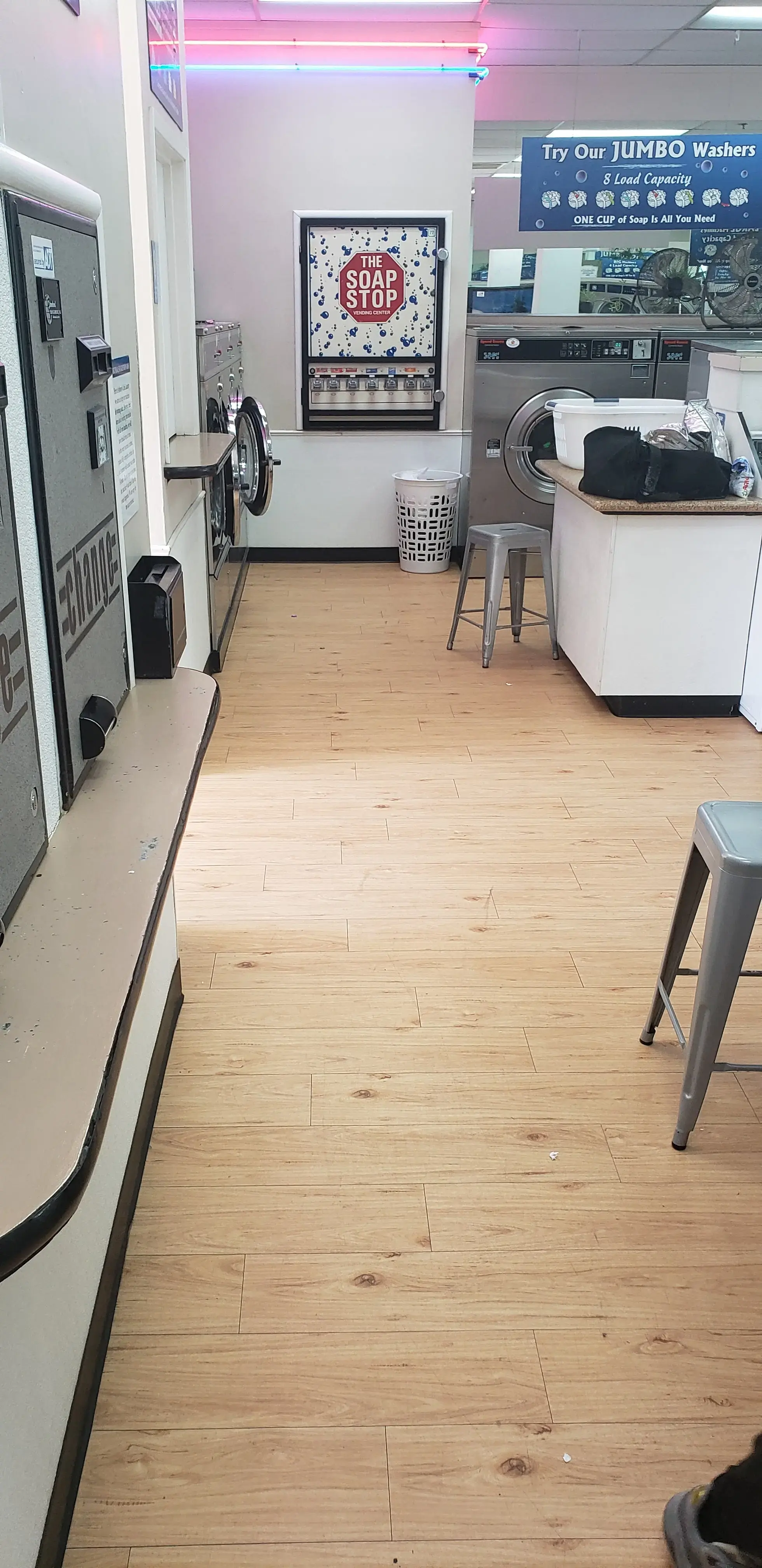 Anthonys Laundry Pick Up & Delivery - Image 10