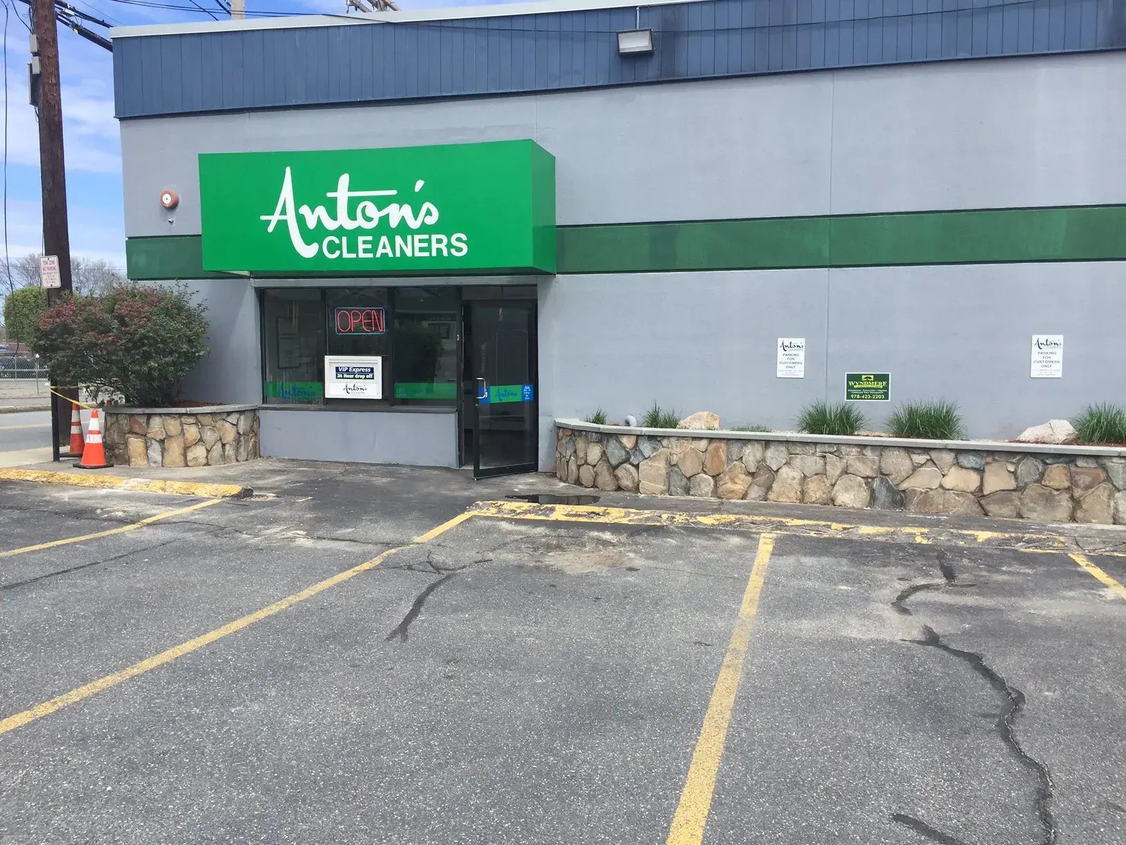 Anton's Cleaners thumbnail 15