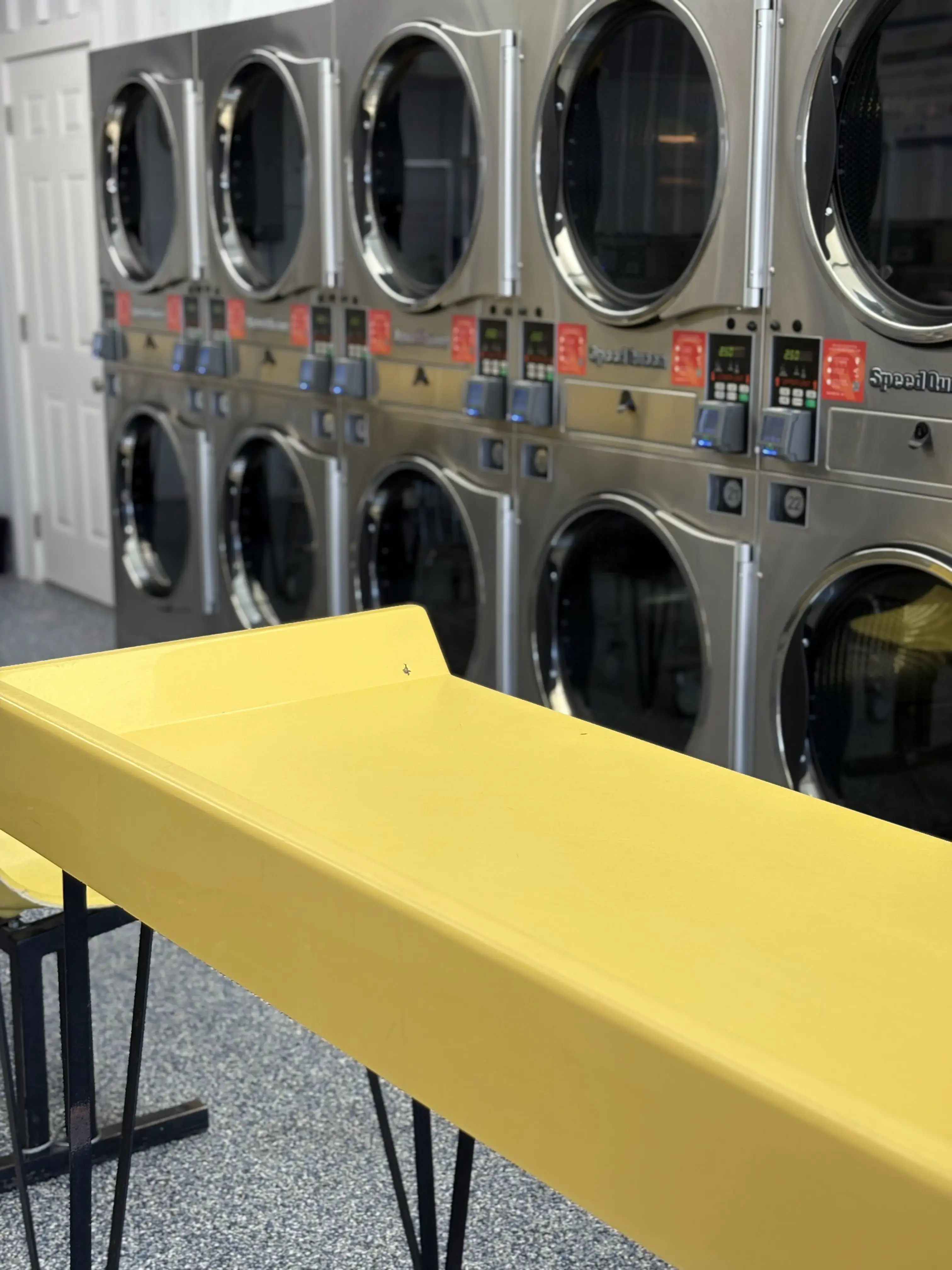 Apollo Beach Laundry - Image 11