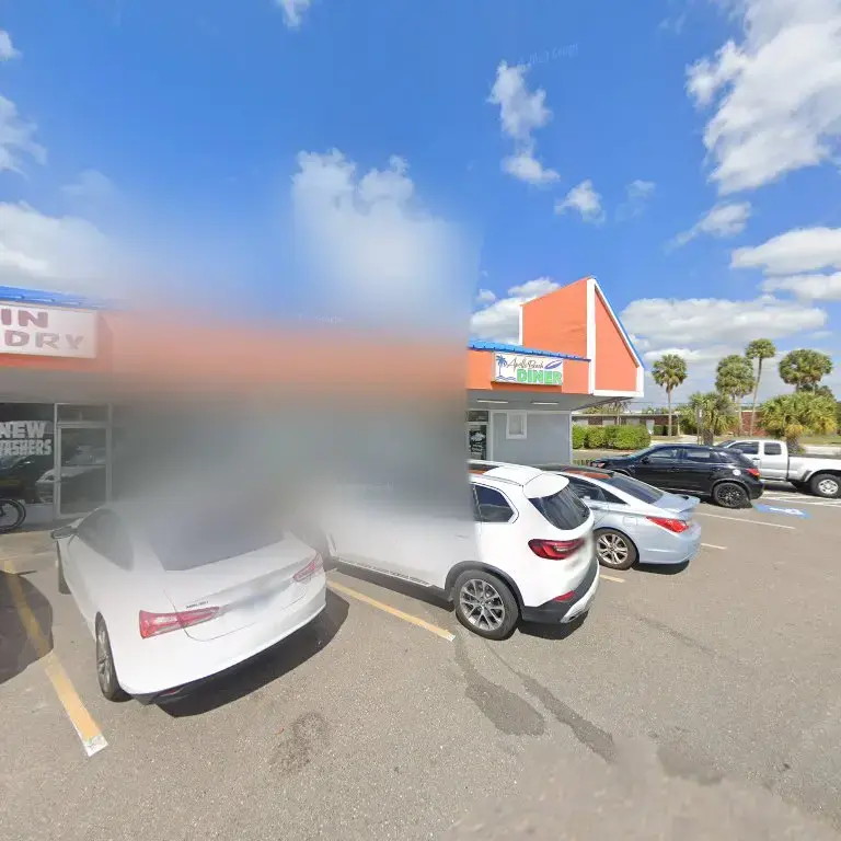 Apollo Beach Laundry - Image 16