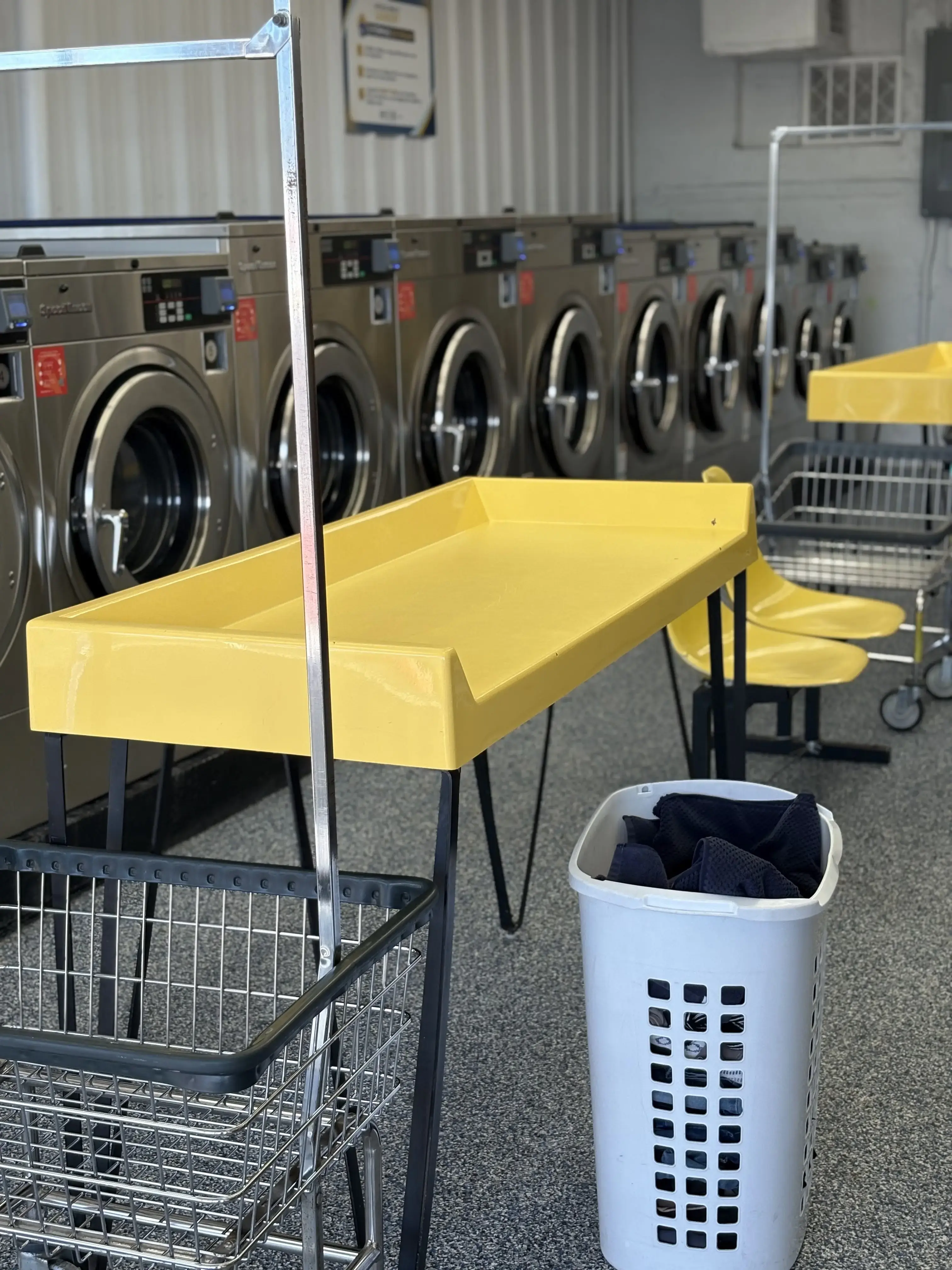 Apollo Beach Laundry - Image 12