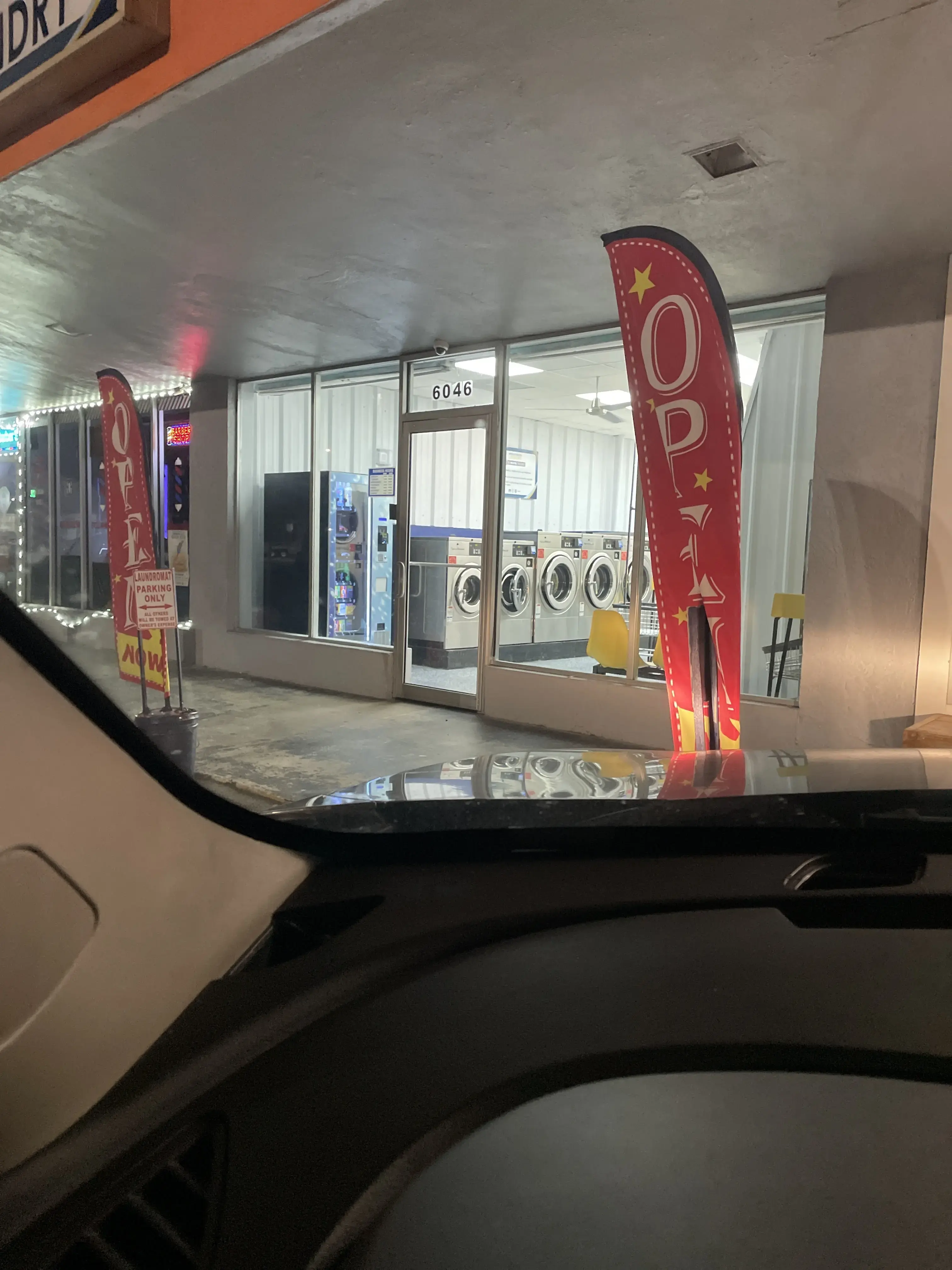 Apollo Beach Laundry thumbnail 9