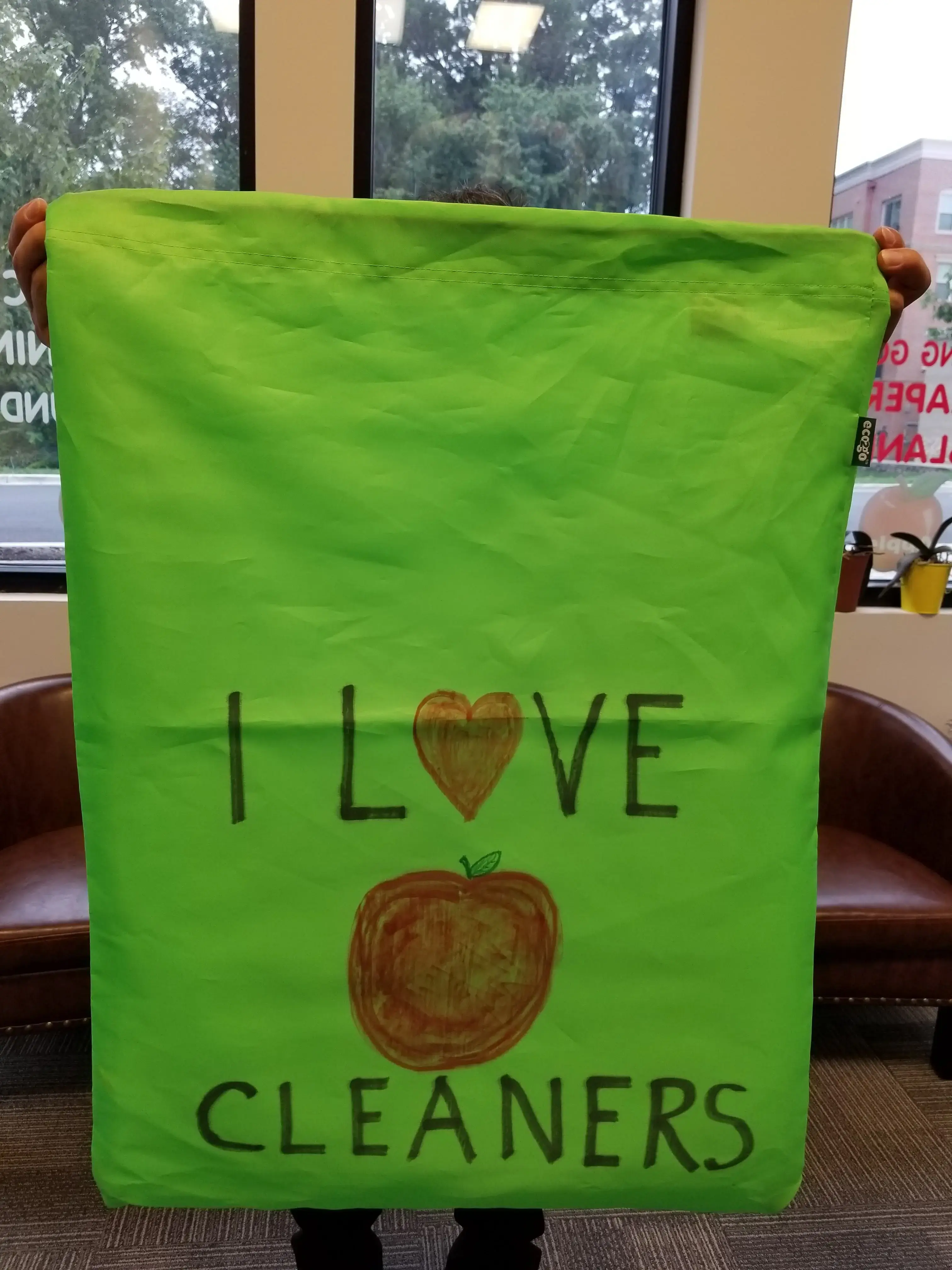 Apple Cleaners thumbnail 20