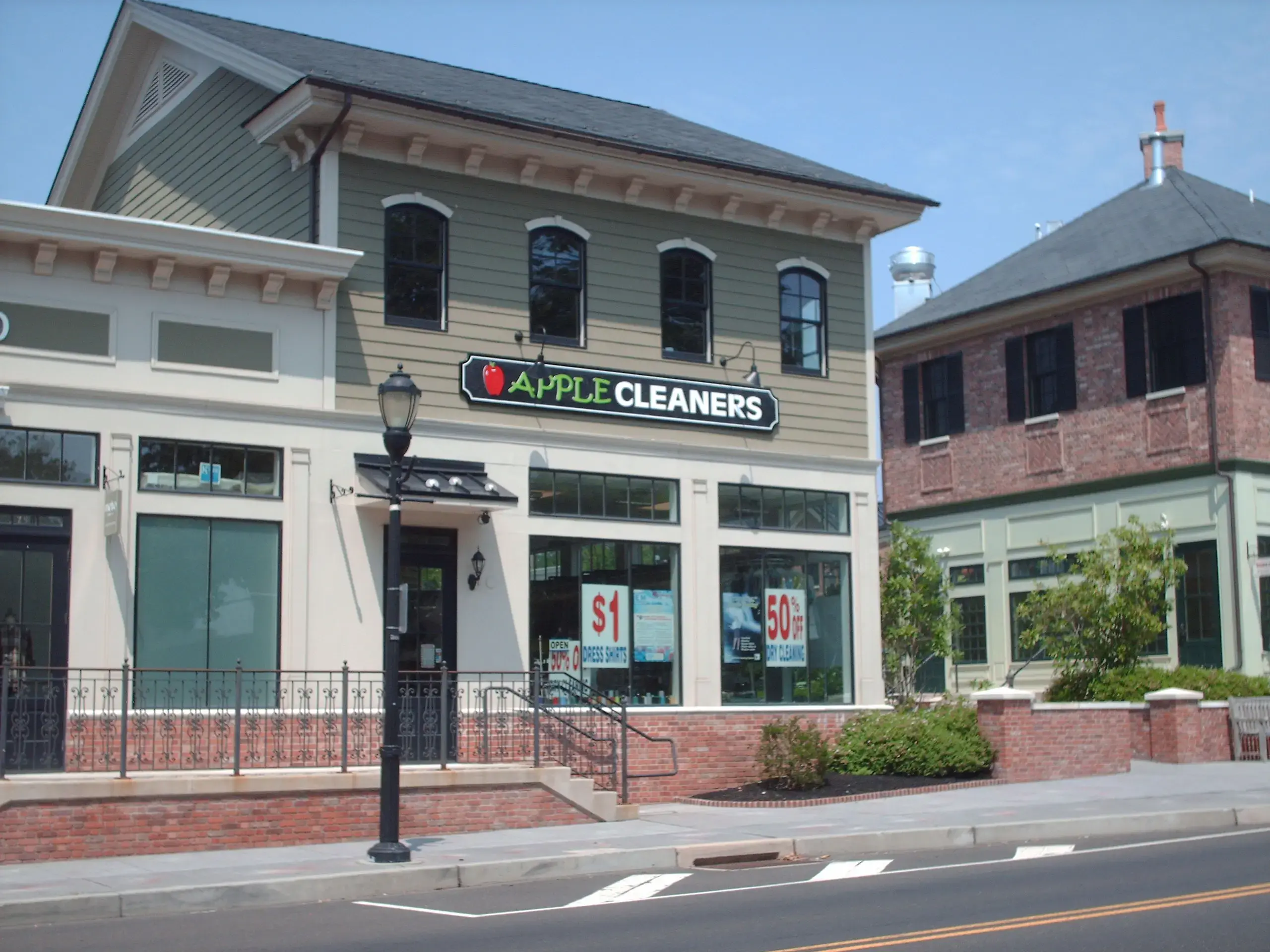 Apple Cleaners thumbnail 2