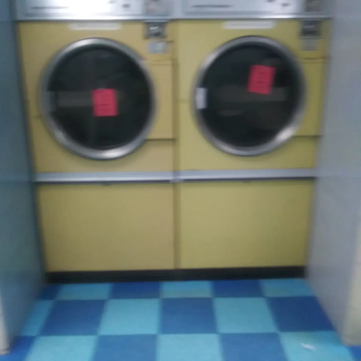 Aqua Clean Coin Laundry & Dry Cleaners thumbnail 4