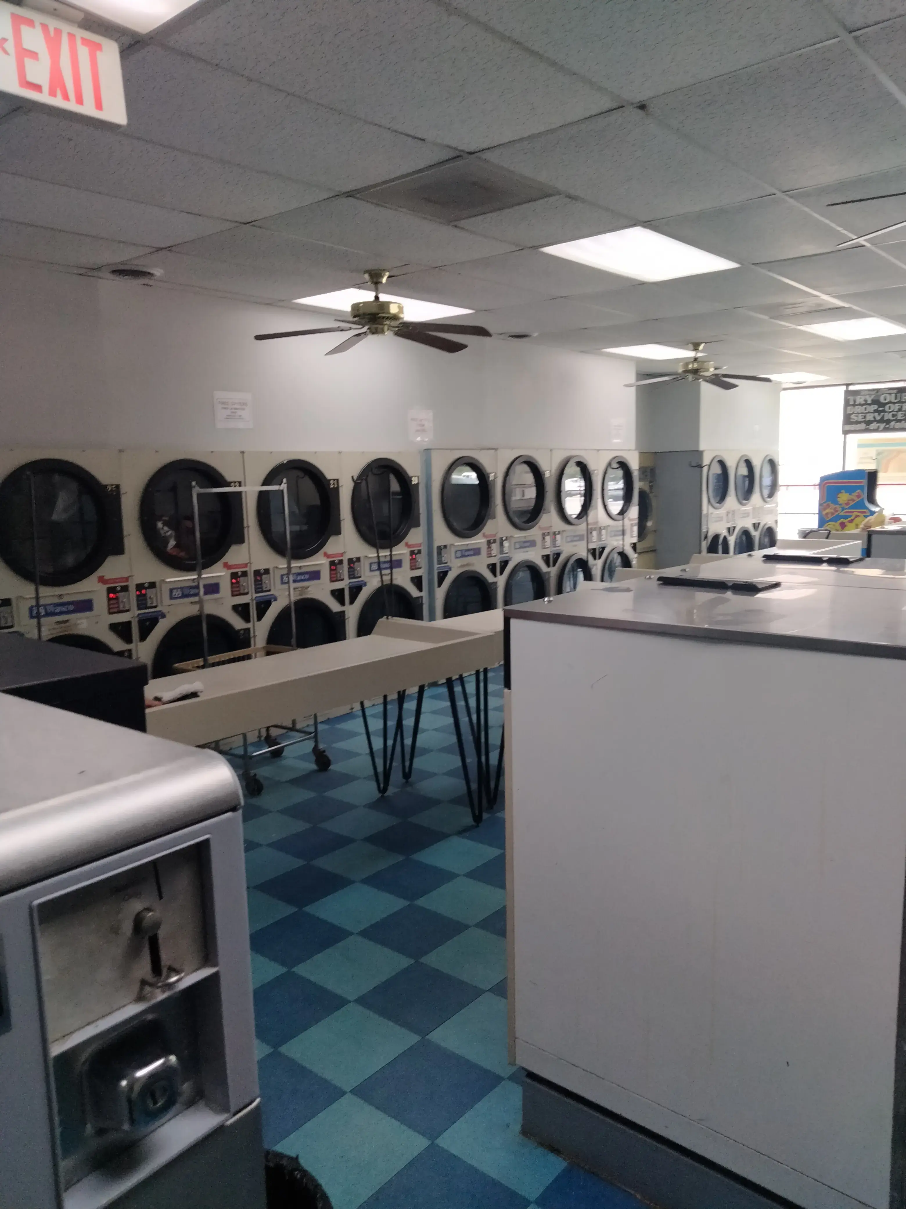 Aqua Clean Coin Laundry & Dry Cleaners thumbnail 2