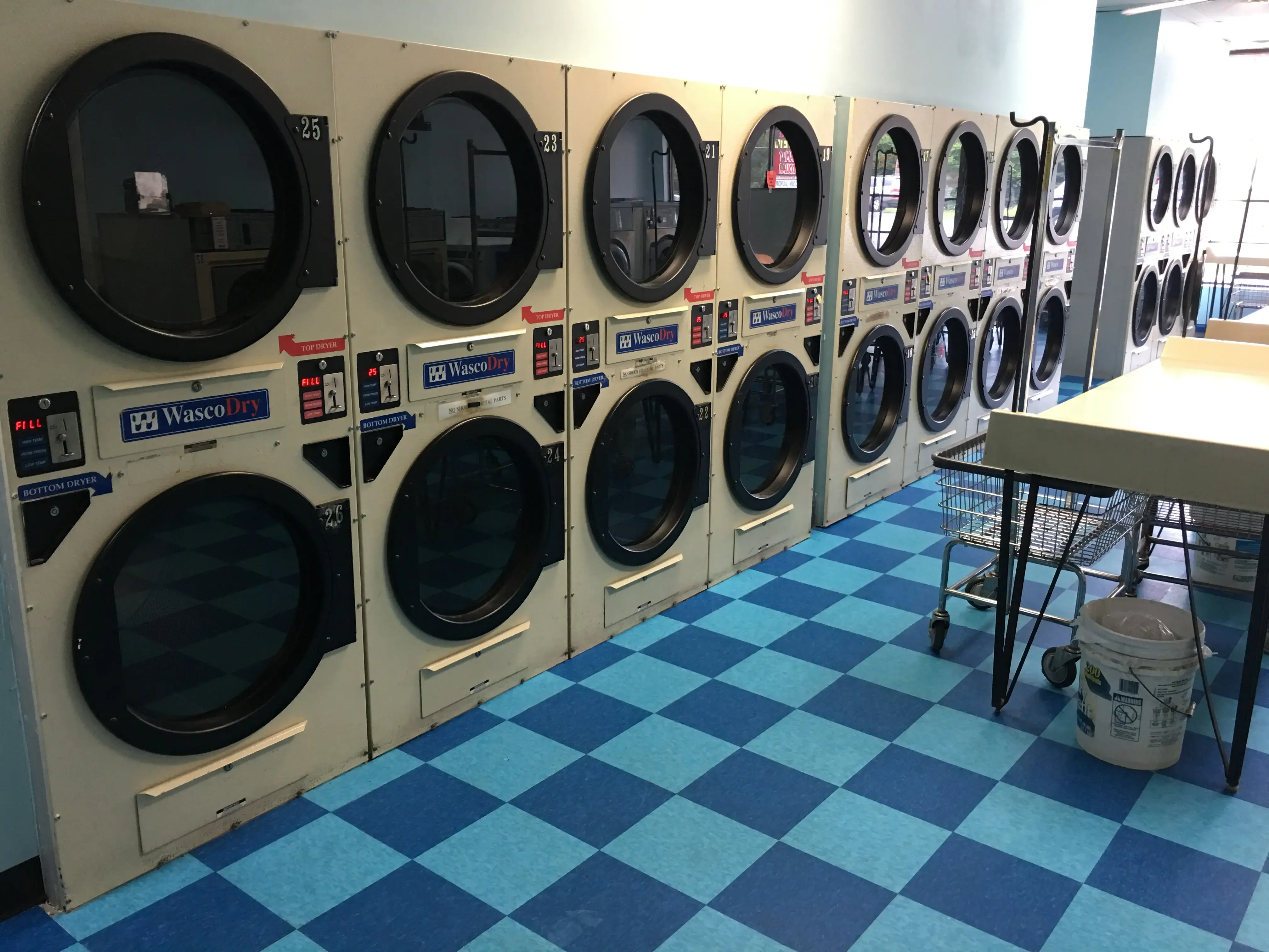 Aqua Clean Coin Laundry & Dry Cleaners thumbnail 9