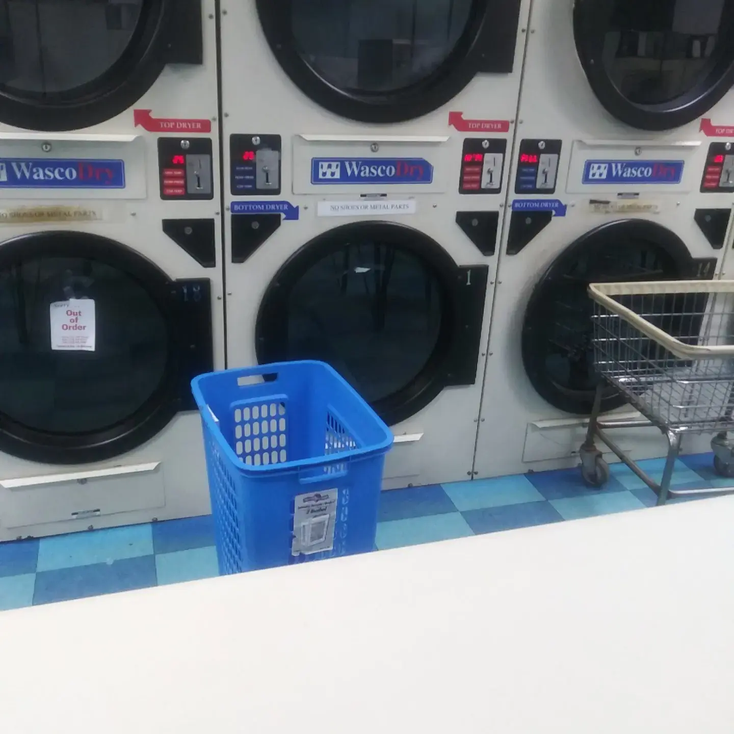 Aqua Clean Coin Laundry & Dry Cleaners - Image 3
