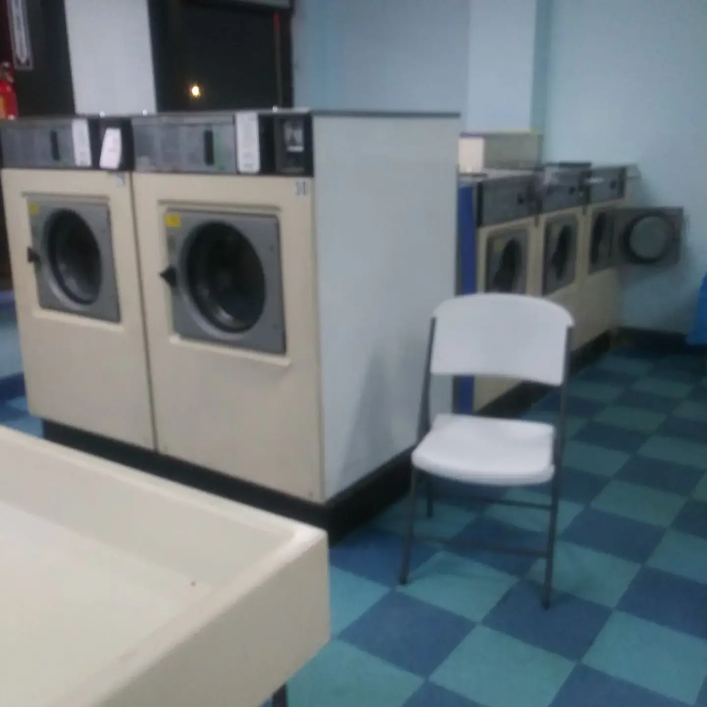Aqua Clean Coin Laundry & Dry Cleaners thumbnail 12