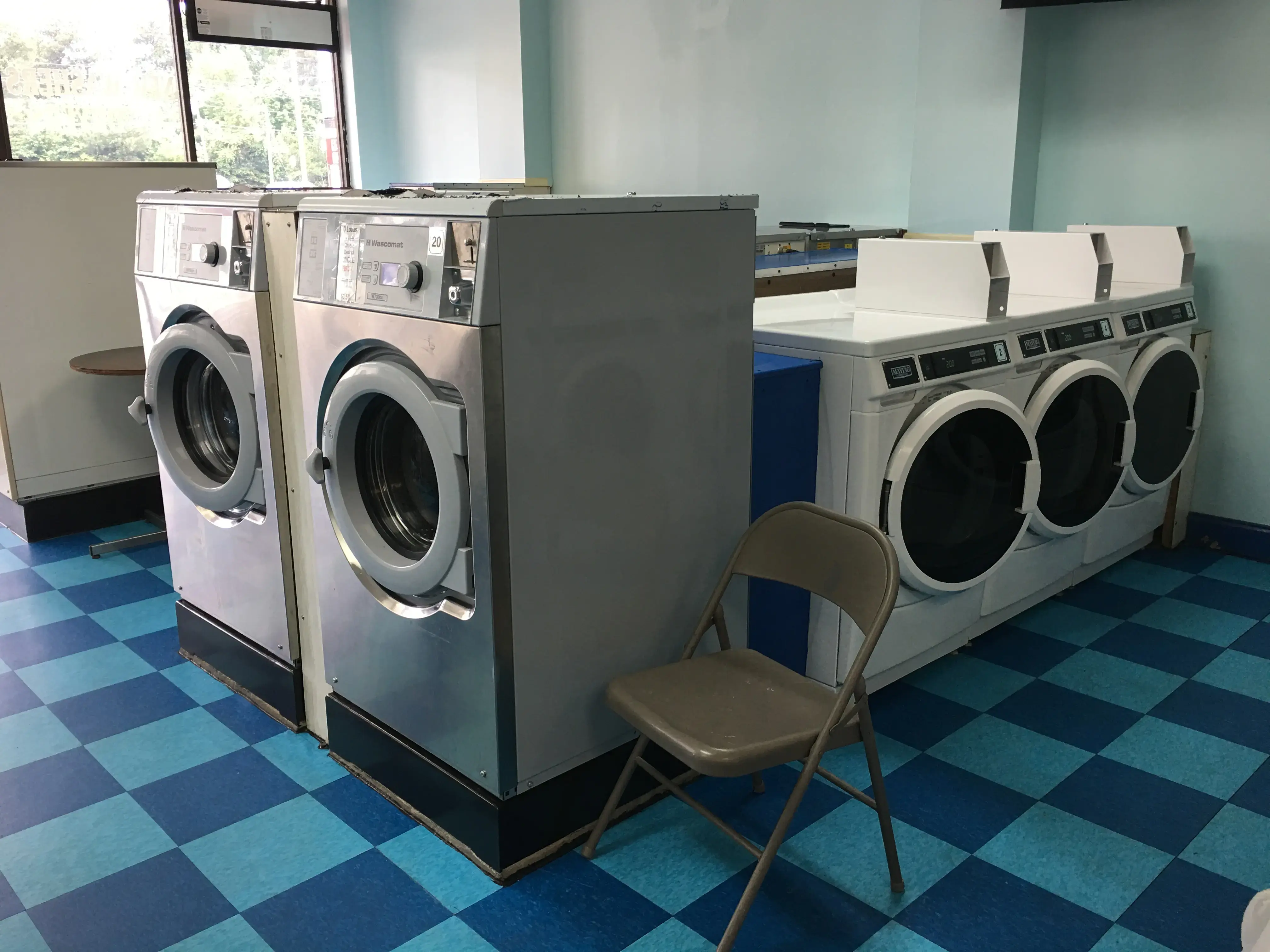 Aqua Clean Coin Laundry & Dry Cleaners thumbnail 15