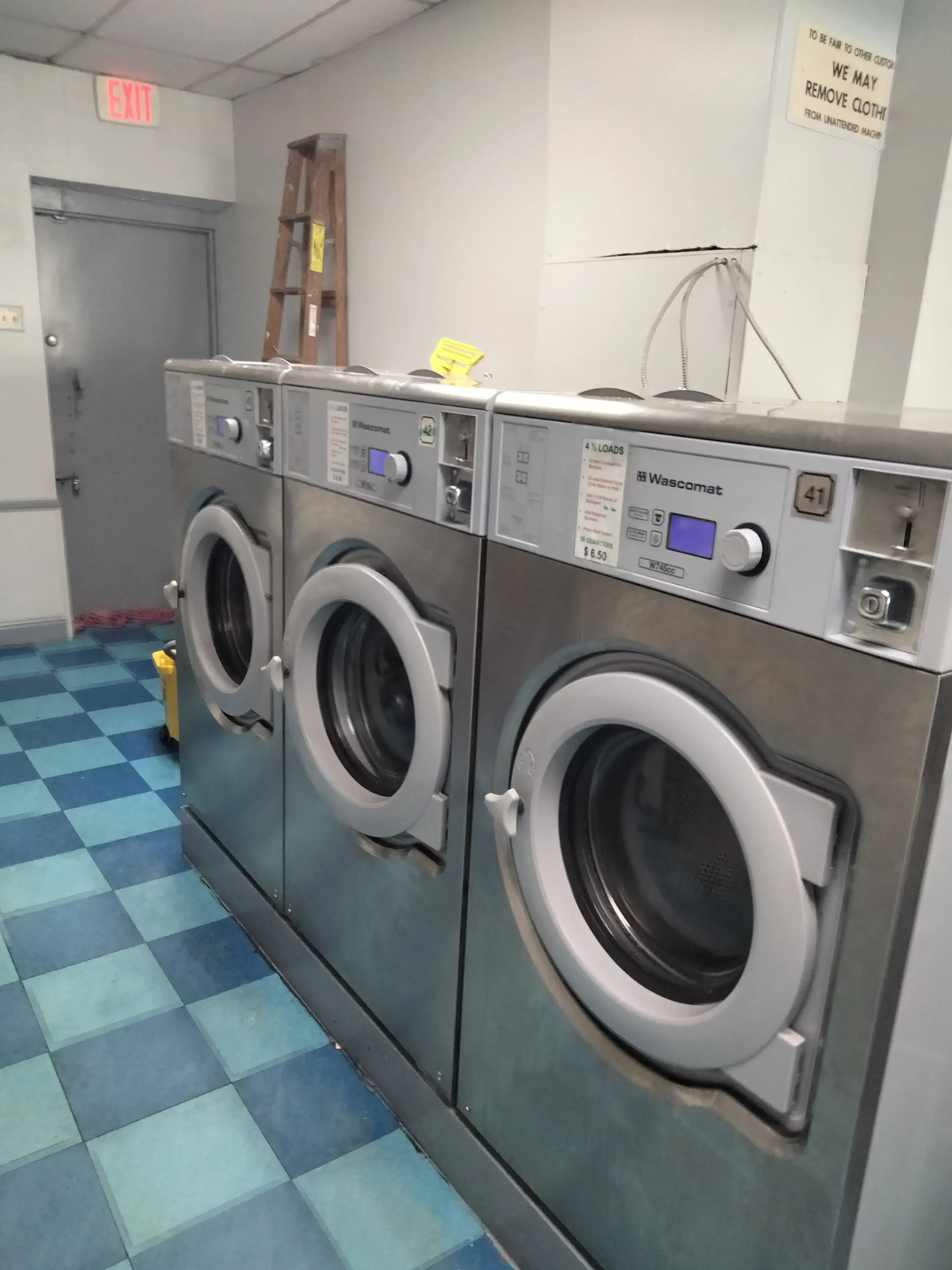 Aqua Clean Coin Laundry & Dry Cleaners - Image 14