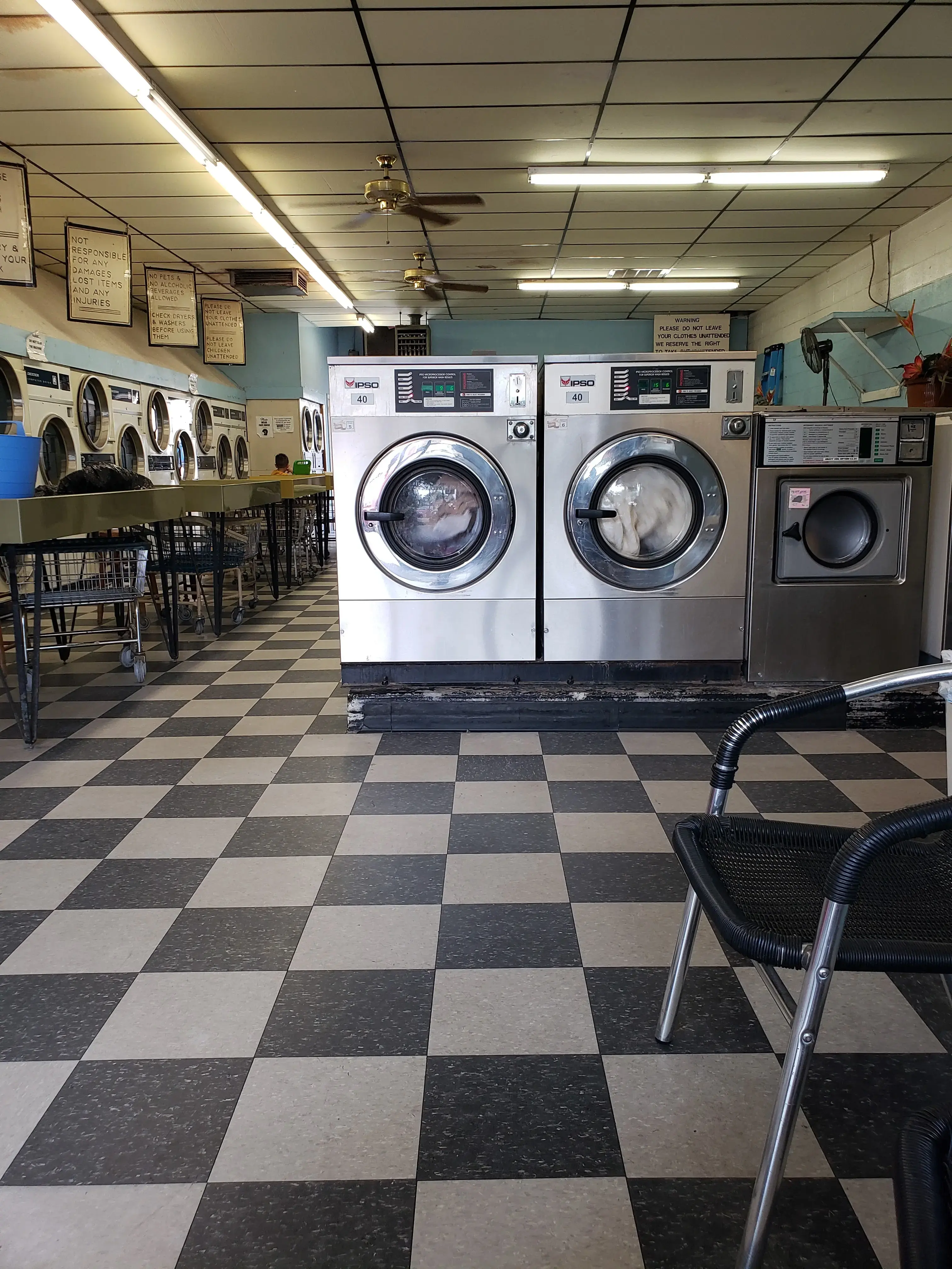 Aqua Clean Laundromat - Image 3