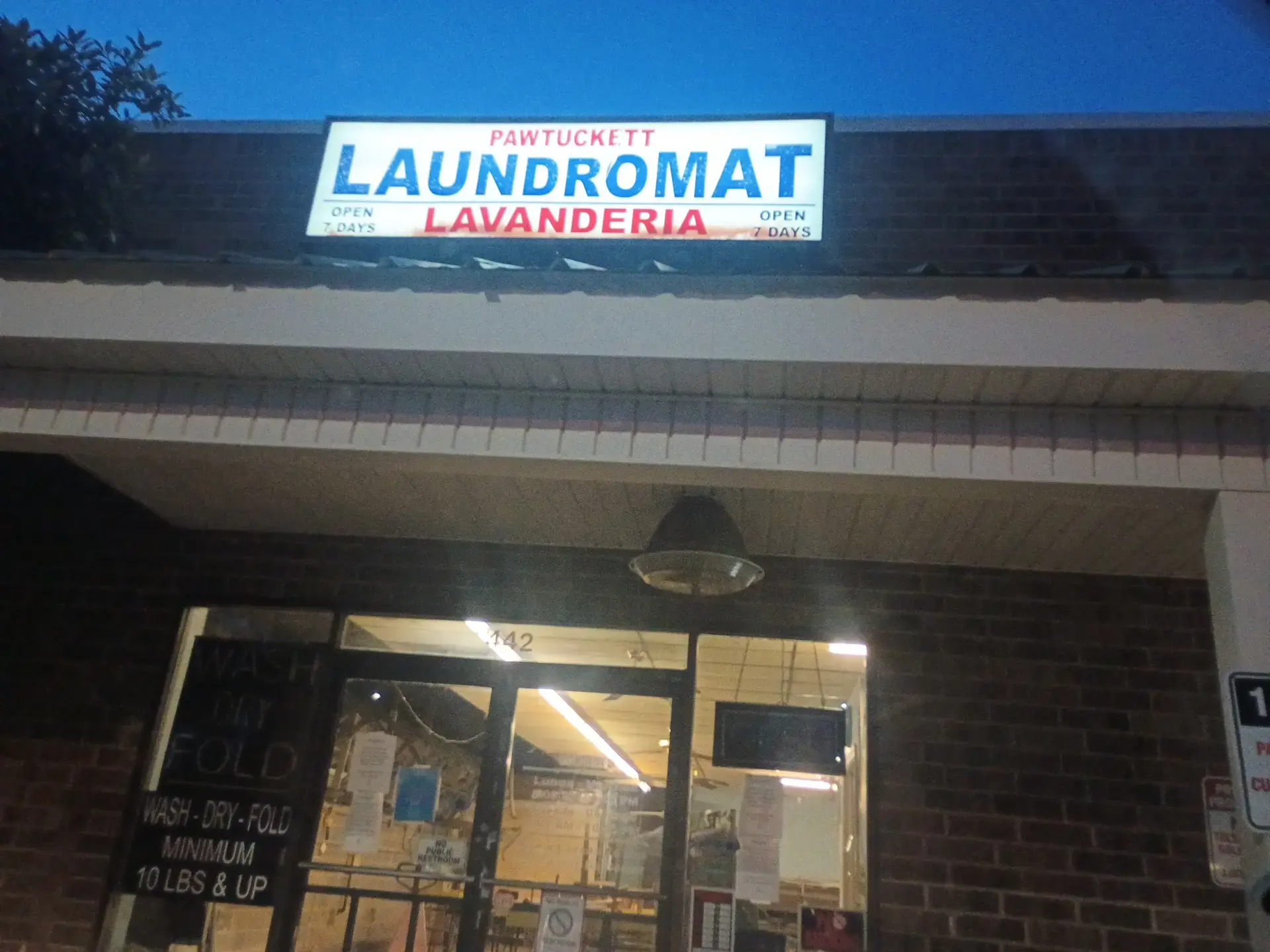 Aqua Clean Laundromat thumbnail 6