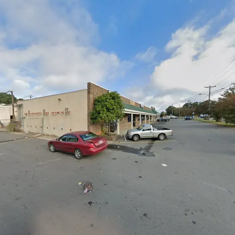 Aqua Clean Laundromat - Image 11