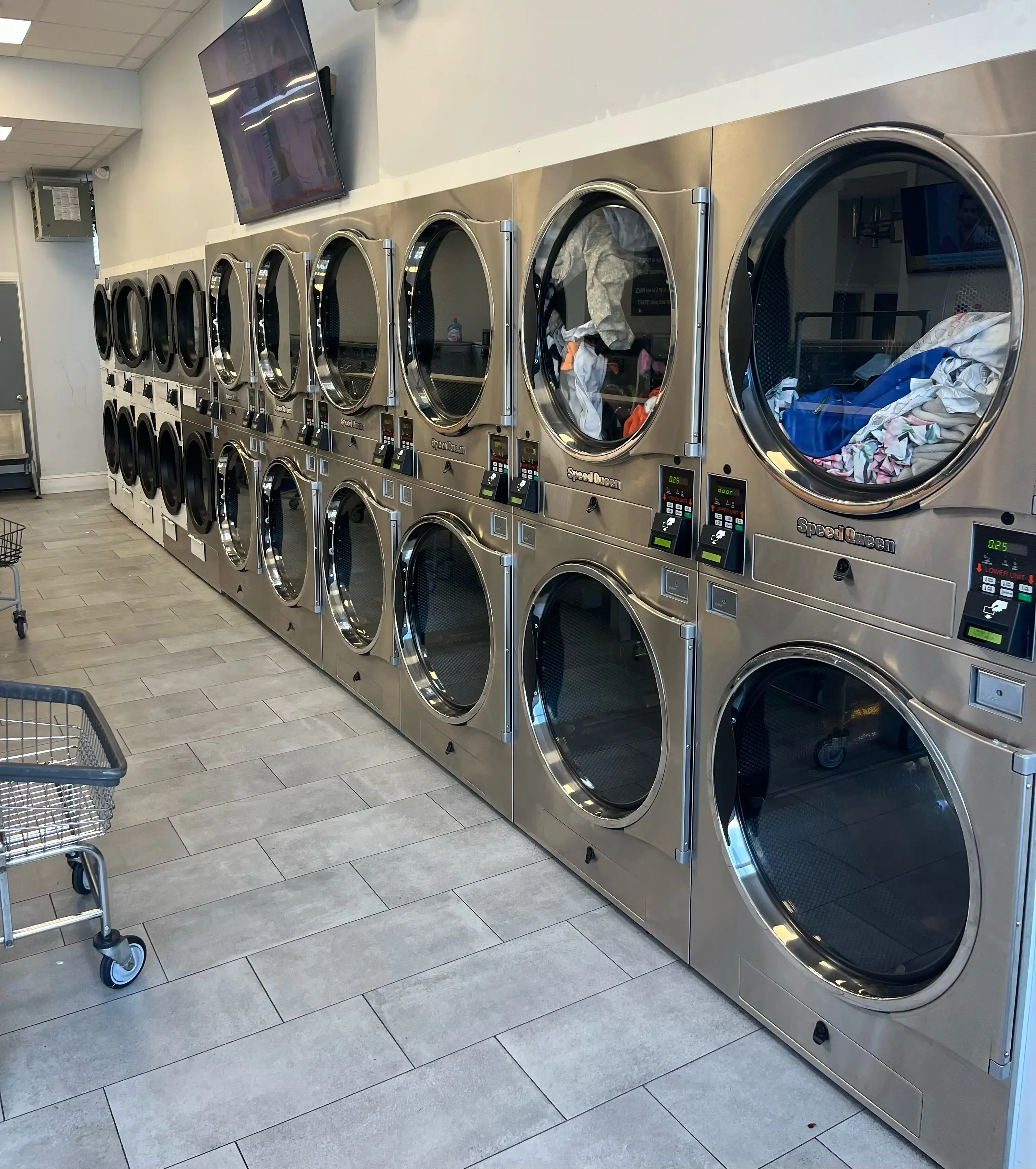 Aqua Laundromat - Image 1