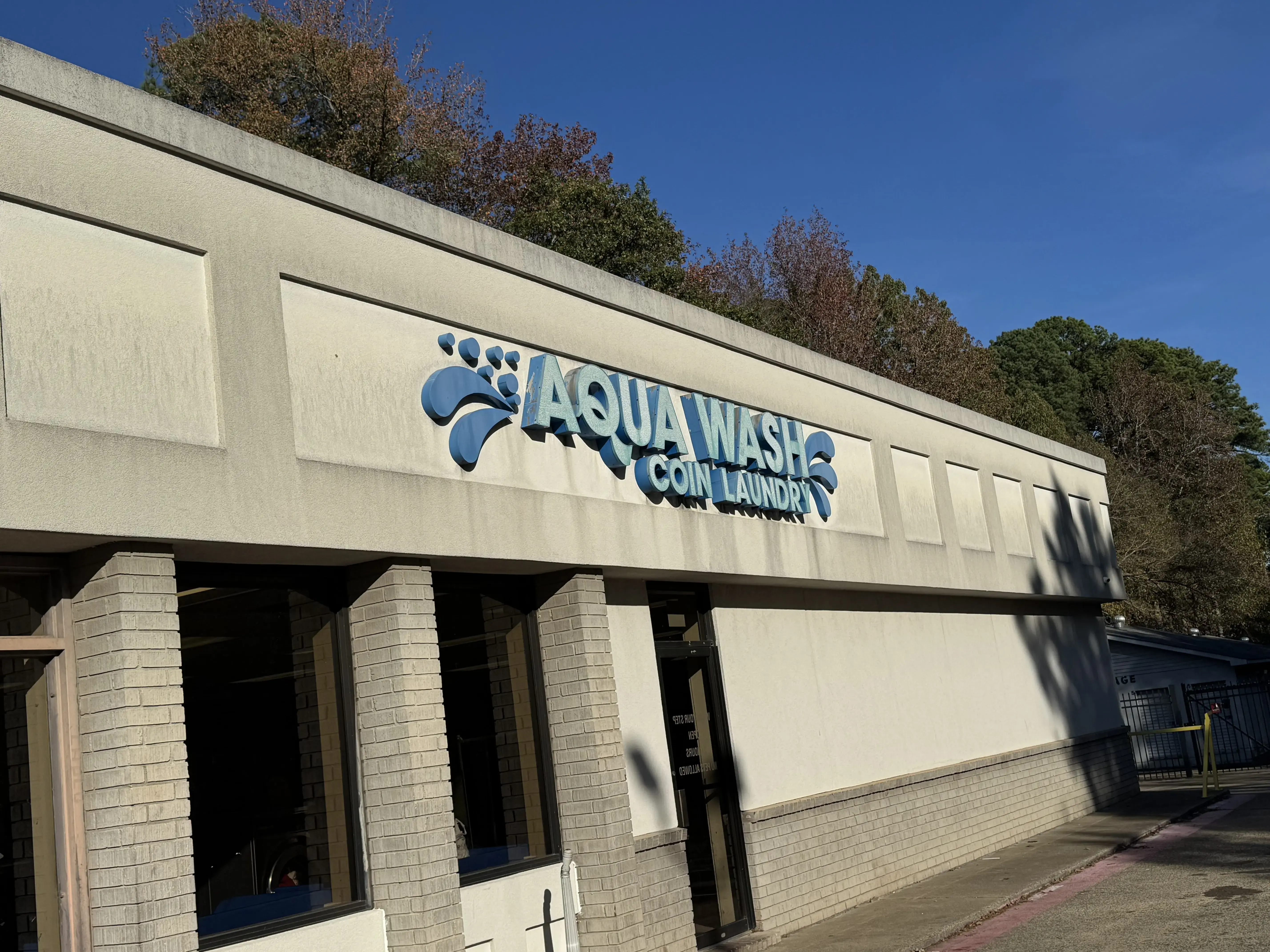 Aqua Wash Coin Laundry - Image 3