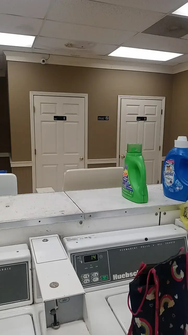 Aqua Wash Coin Laundry thumbnail 17