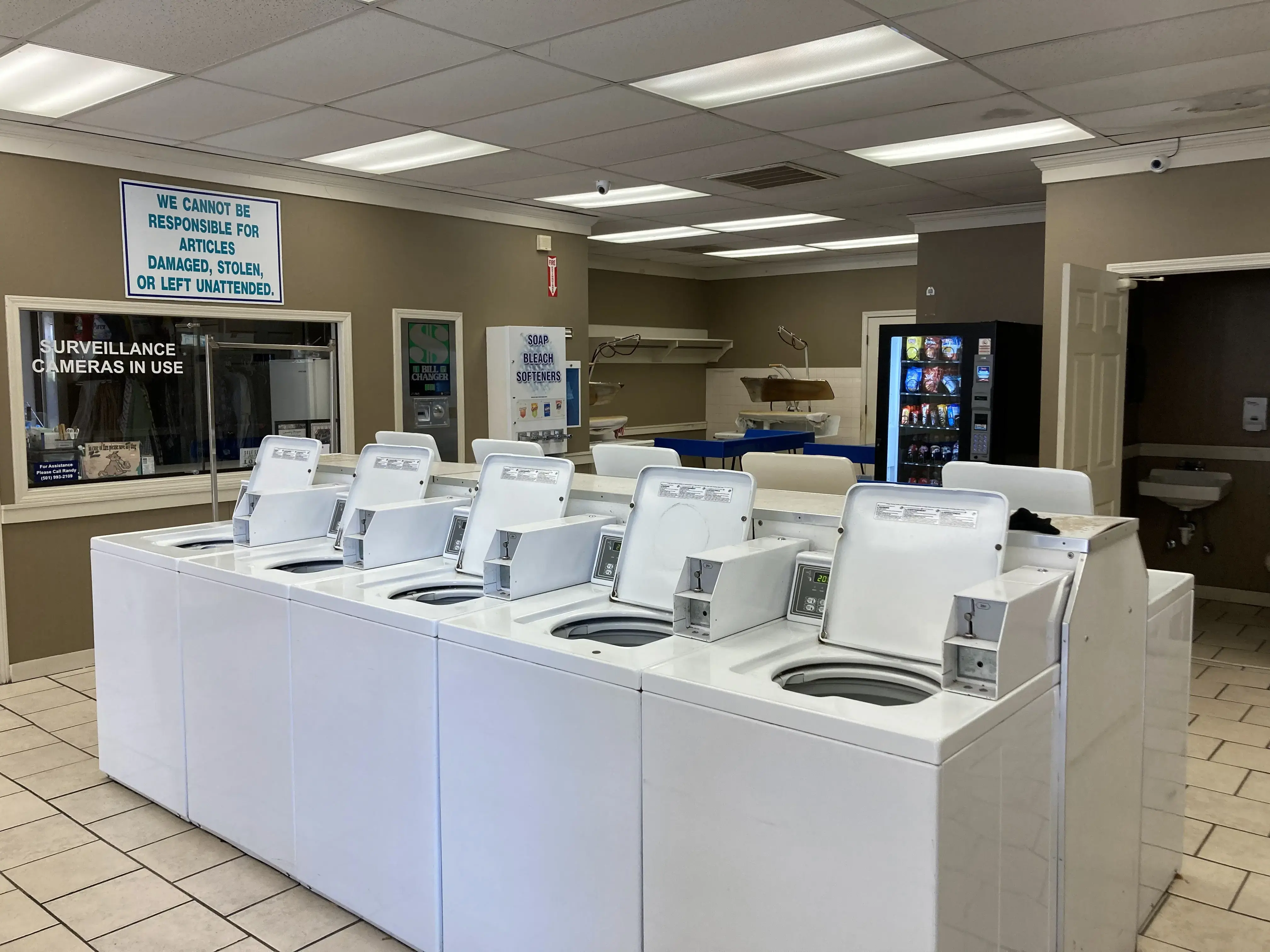 Aqua Wash Coin Laundry thumbnail 6