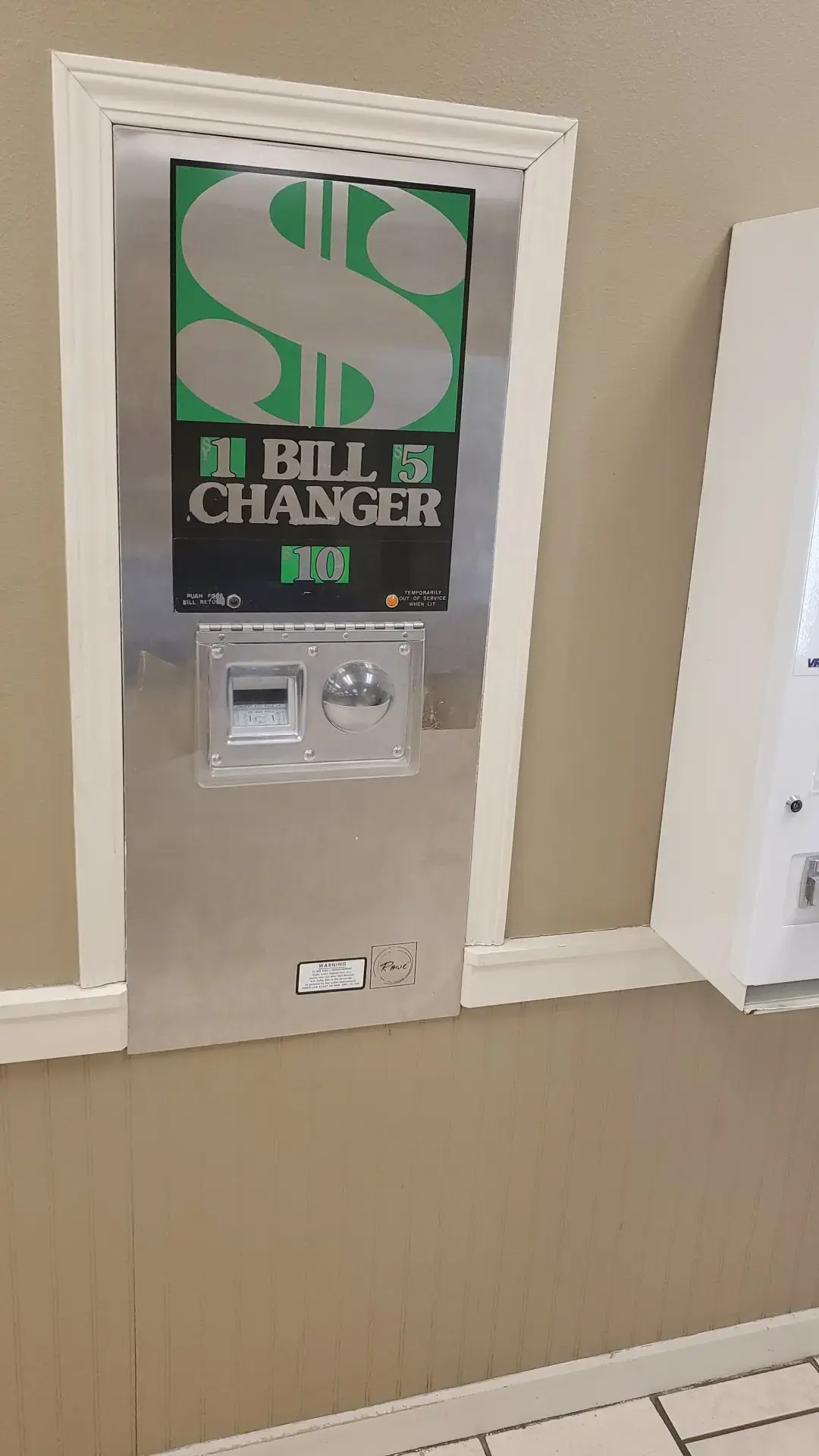 Aqua Wash Coin Laundry - Image 20