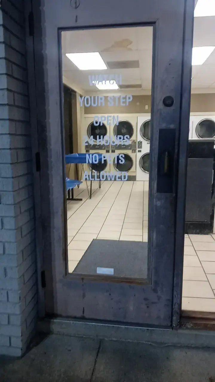 Aqua Wash Coin Laundry thumbnail 18