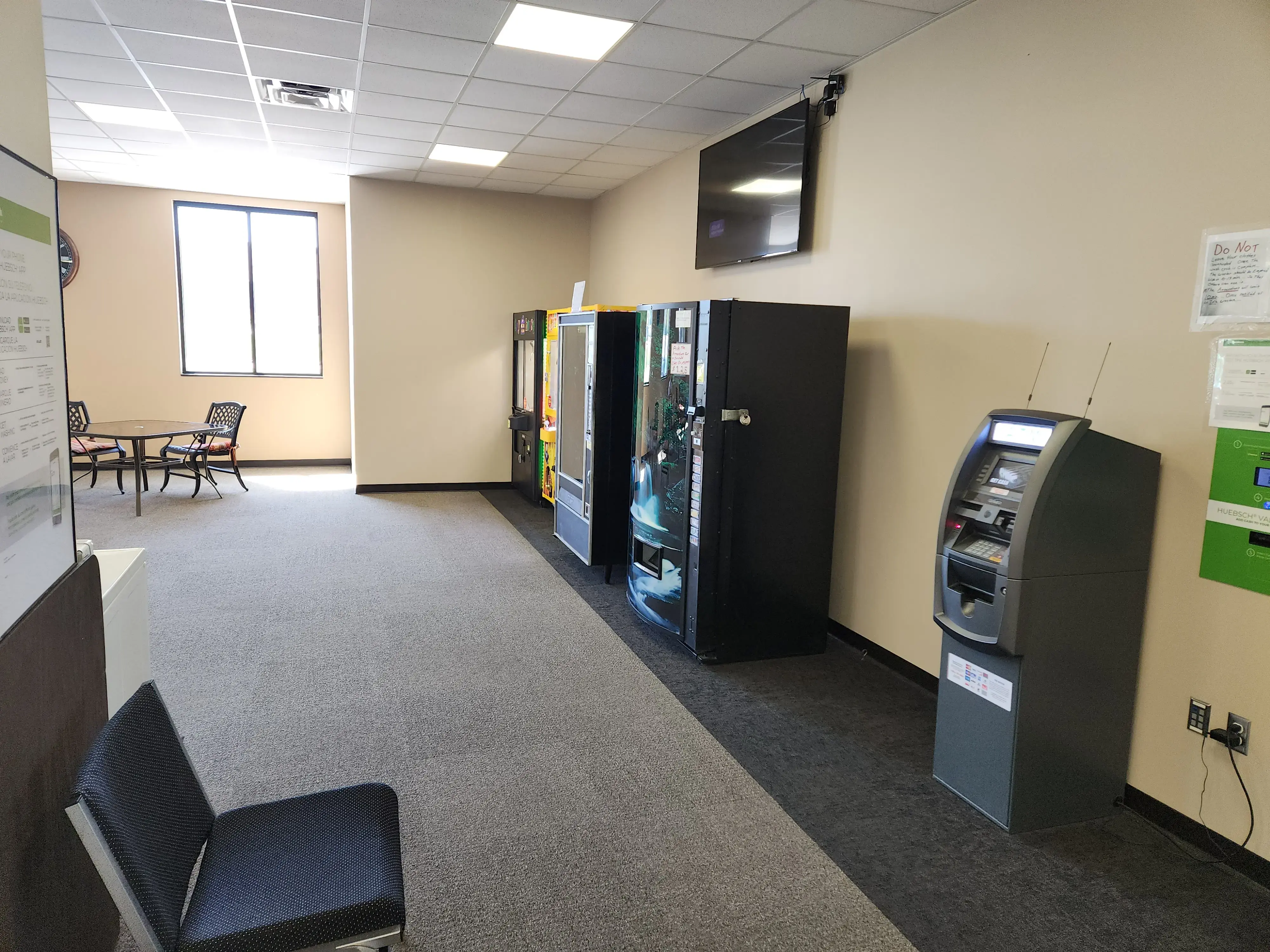 Aquablast Laundromat - Image 15