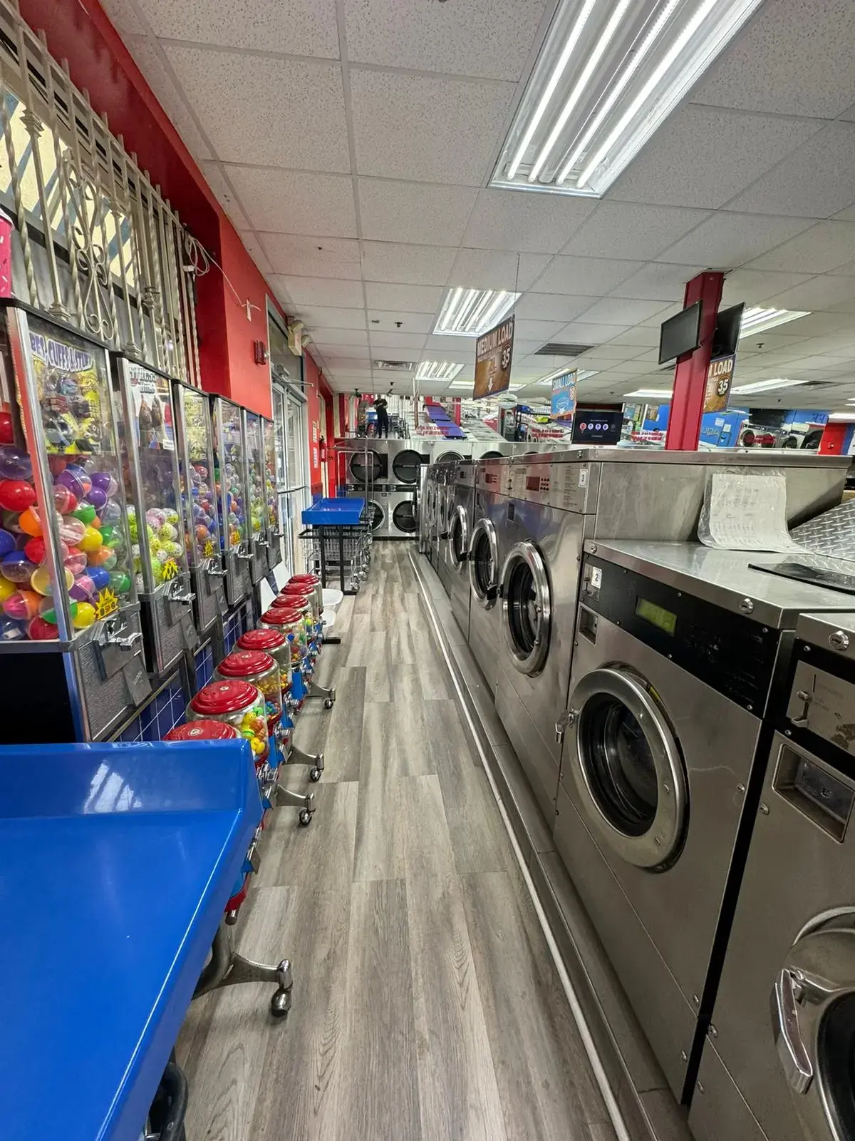 Aquarium Laundromat & cleaners # 2 - Image 10