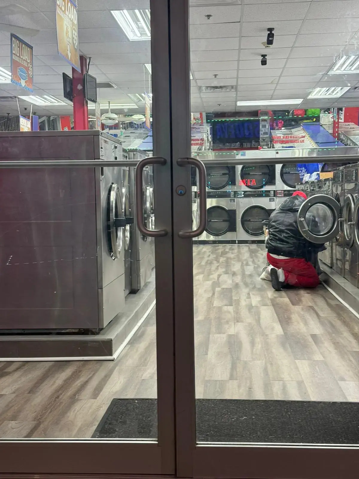 Aquarium Laundromat & cleaners # 2 thumbnail 6