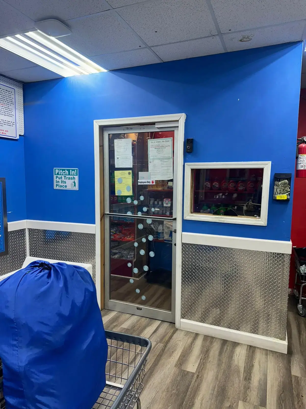 Aquarium Laundromat & cleaners # 2 thumbnail 2