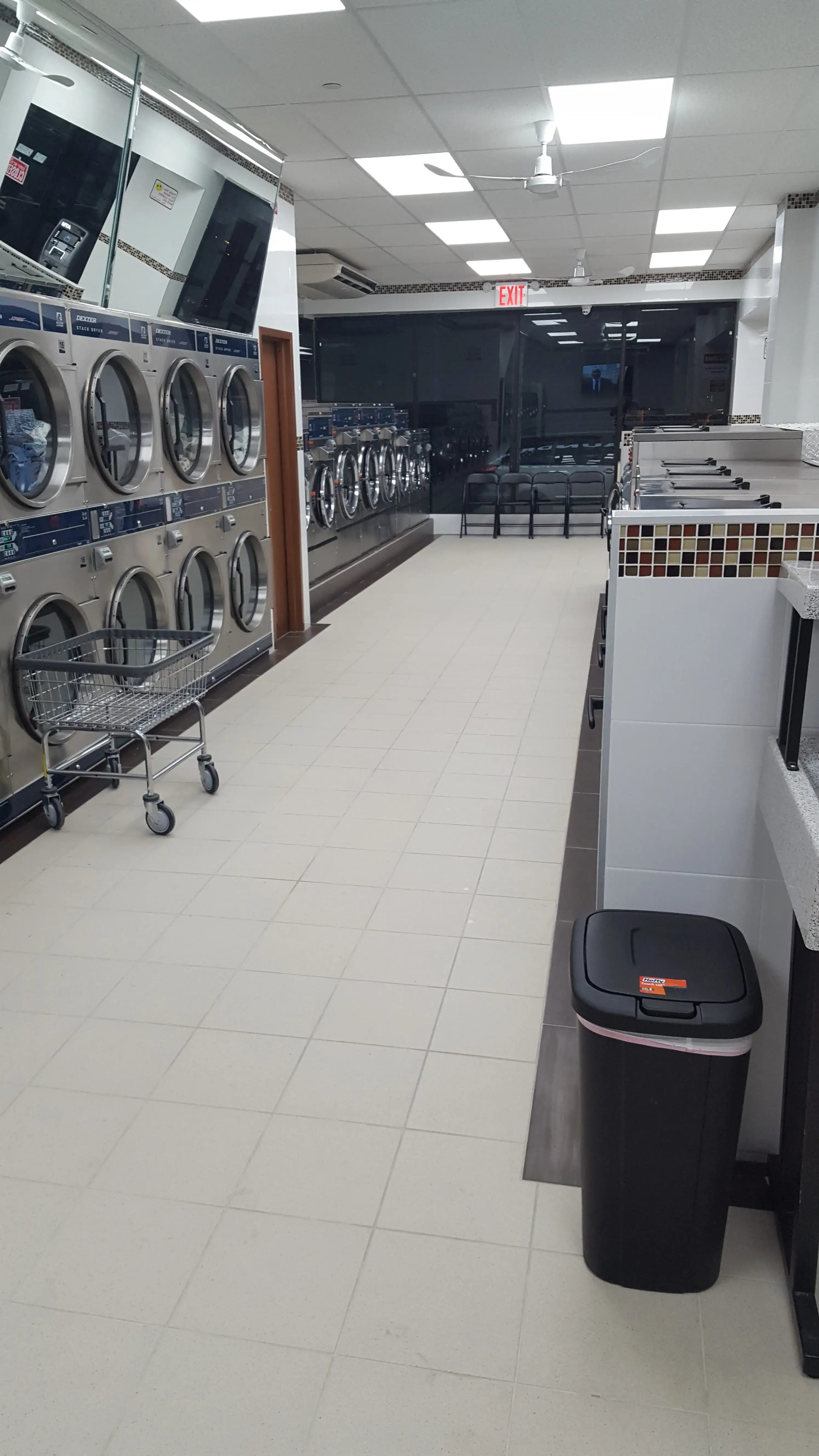 AR Laundromat, LLC thumbnail 4