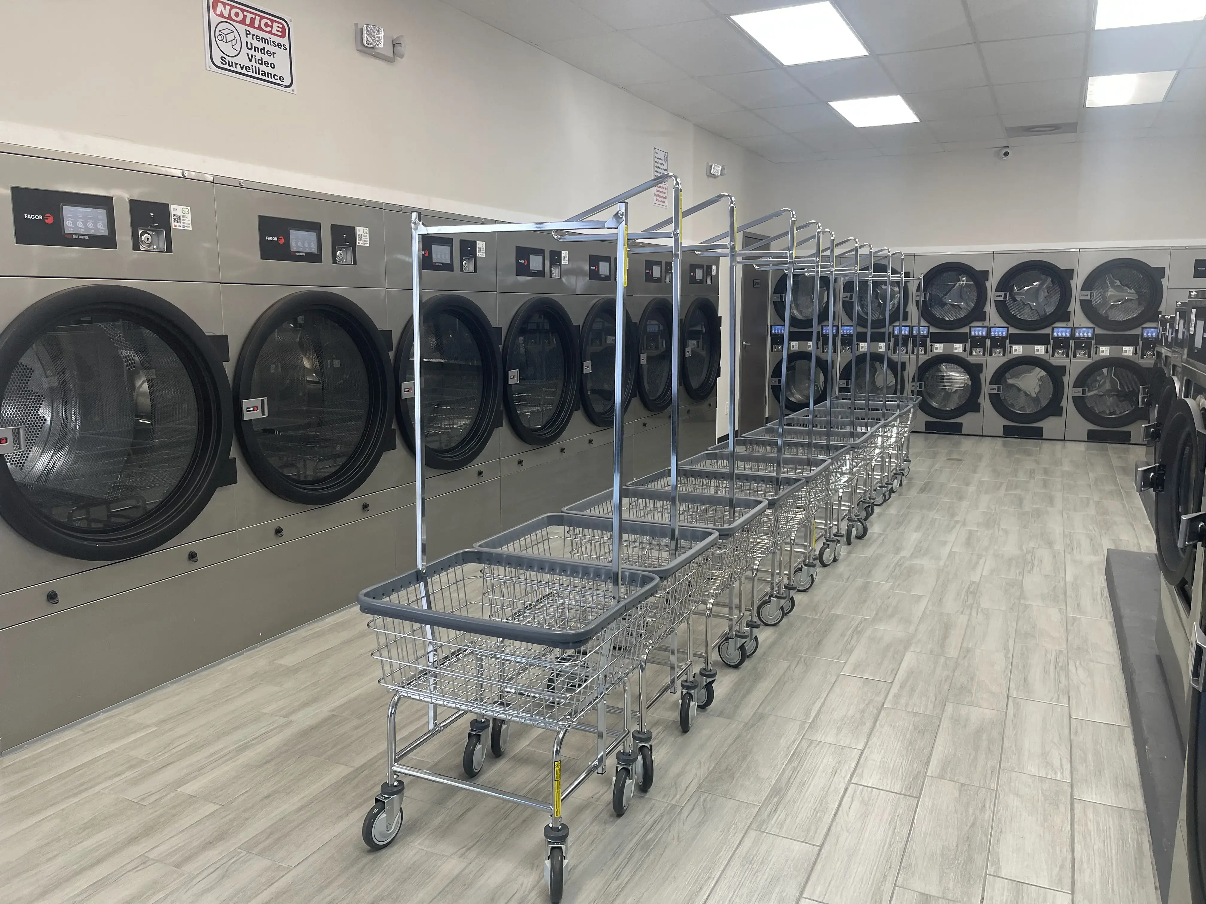 A&R Laundromat - Image 14