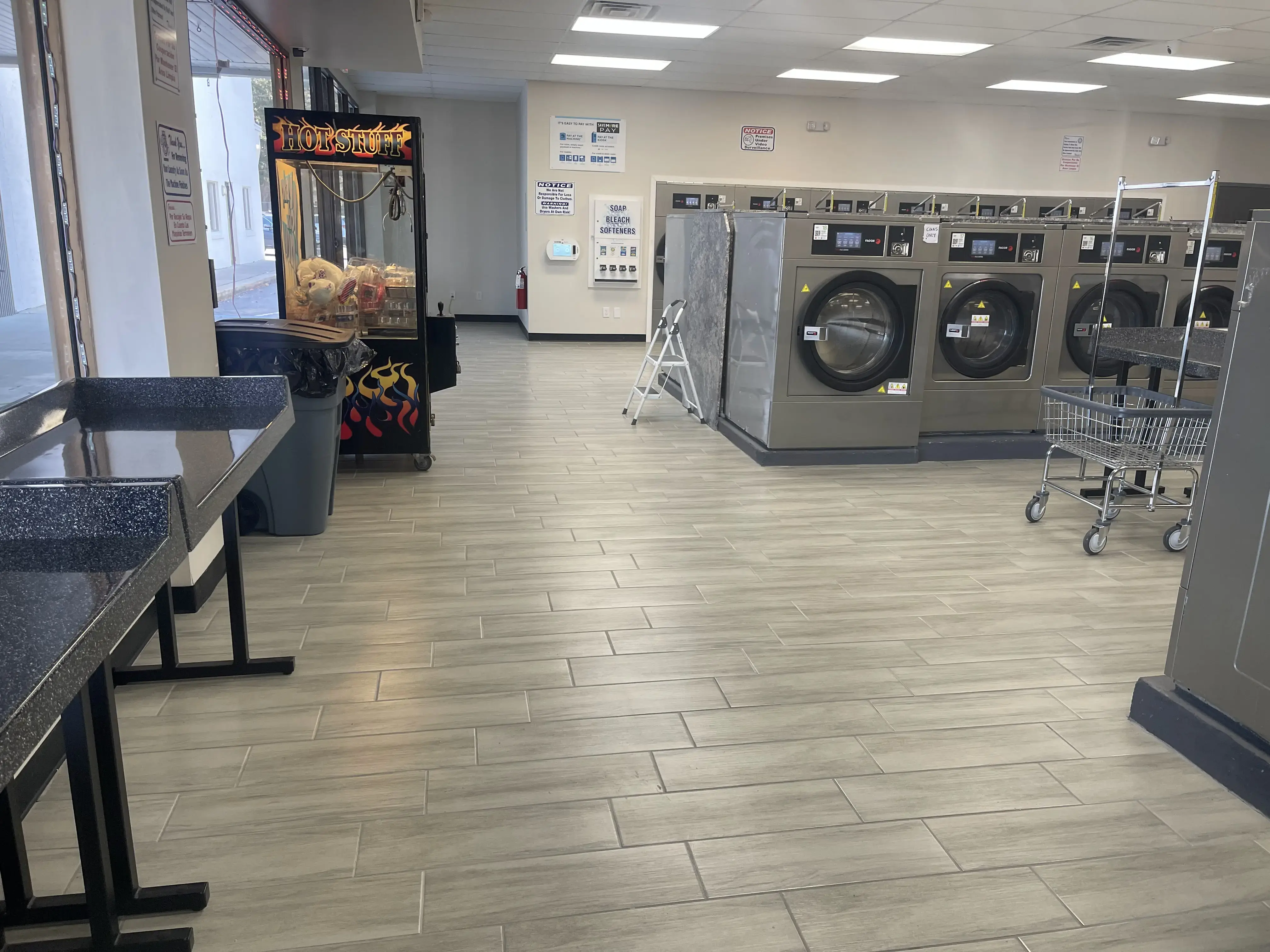A&R Laundromat - Image 13