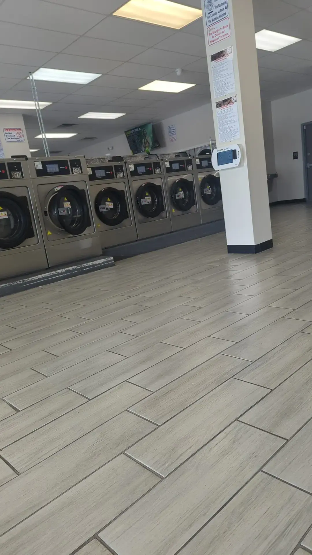 A&R Laundromat thumbnail 10