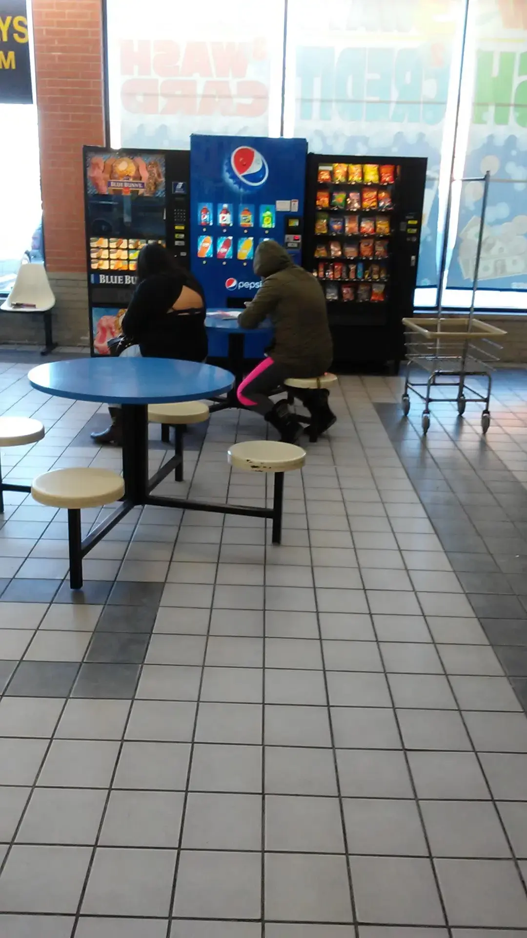 Archer & Central Coin Laundry - Image 6