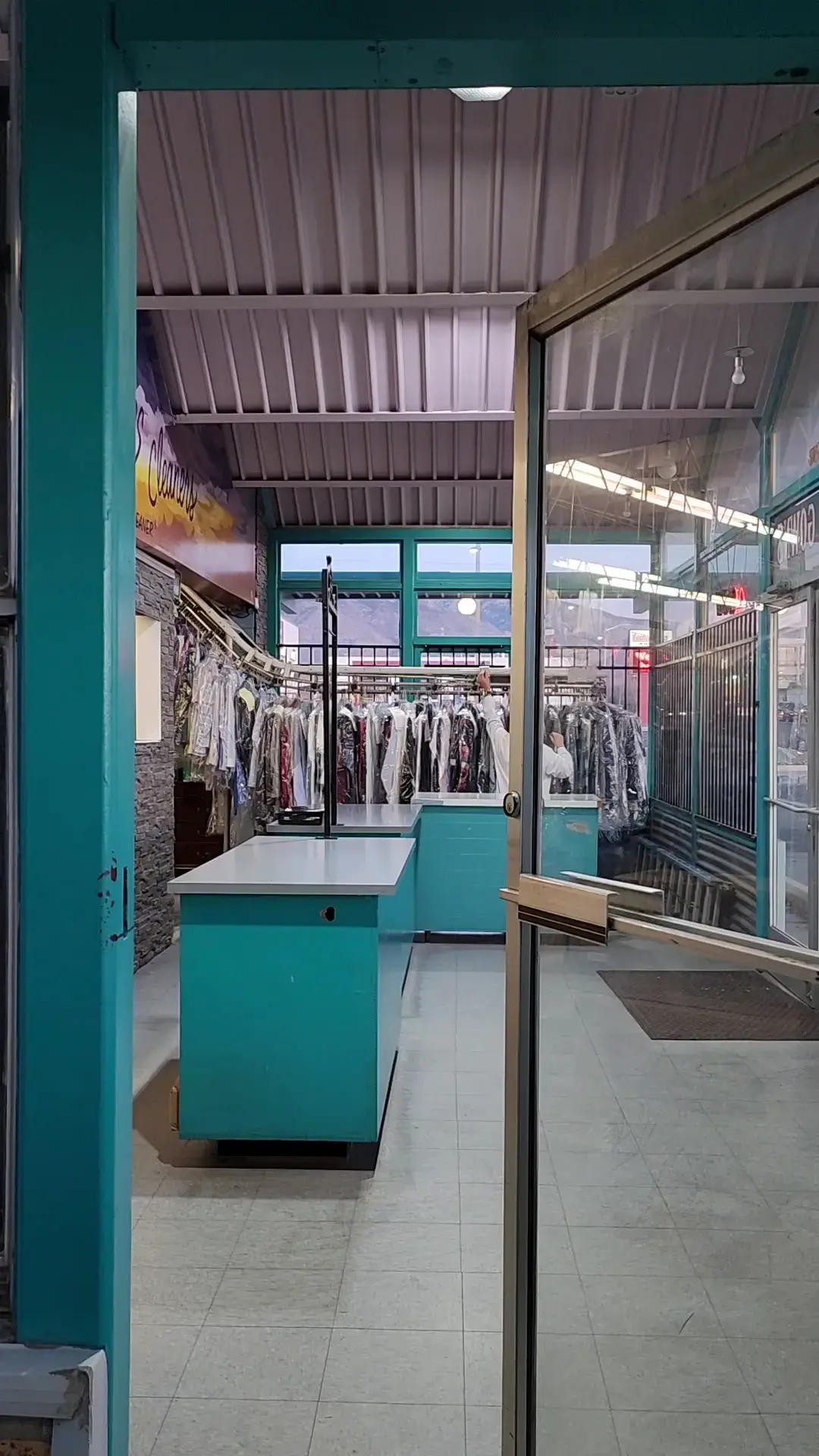 Arnie's Cleaners - Image 2