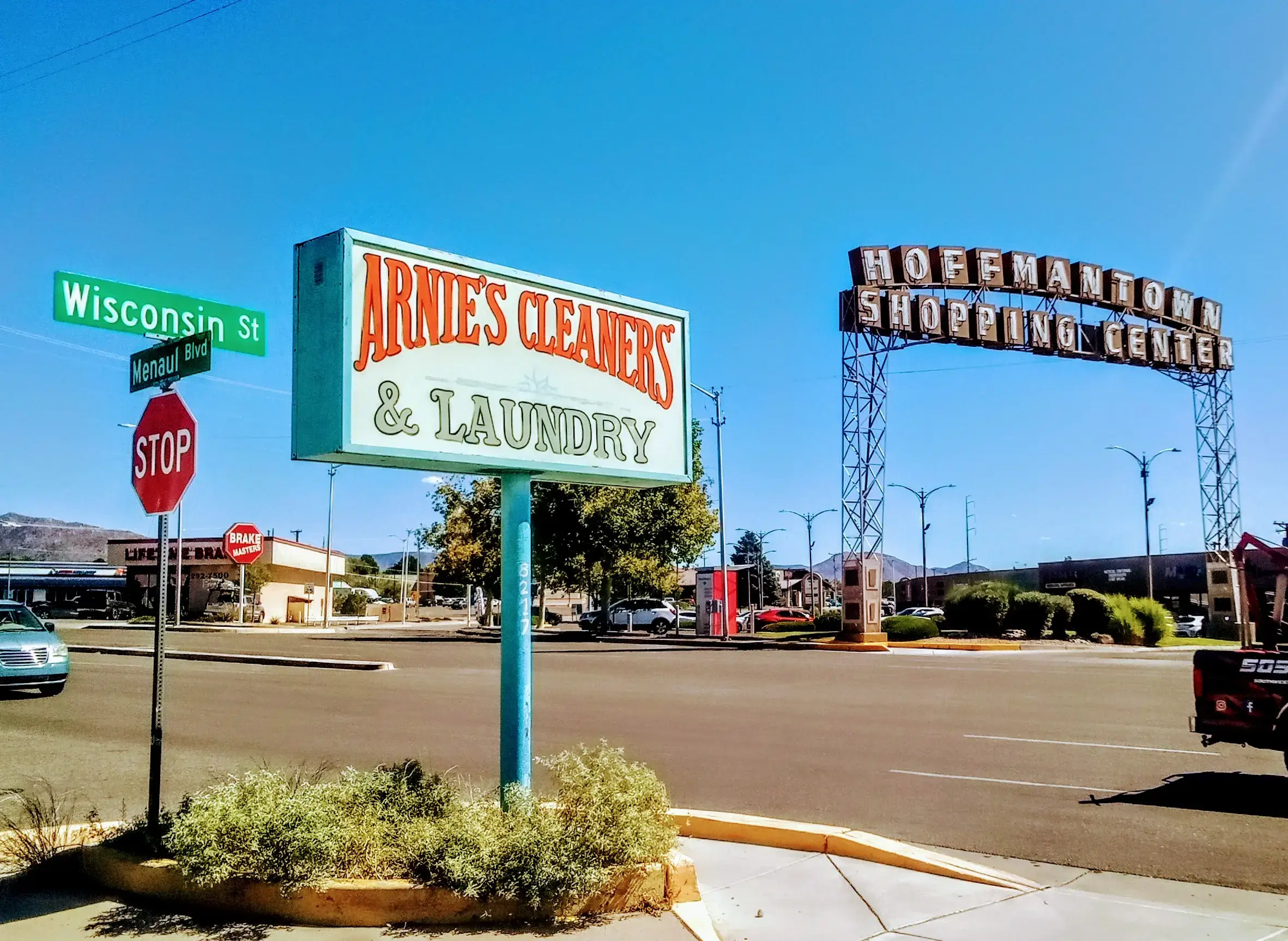 Arnie's Cleaners - Image 5