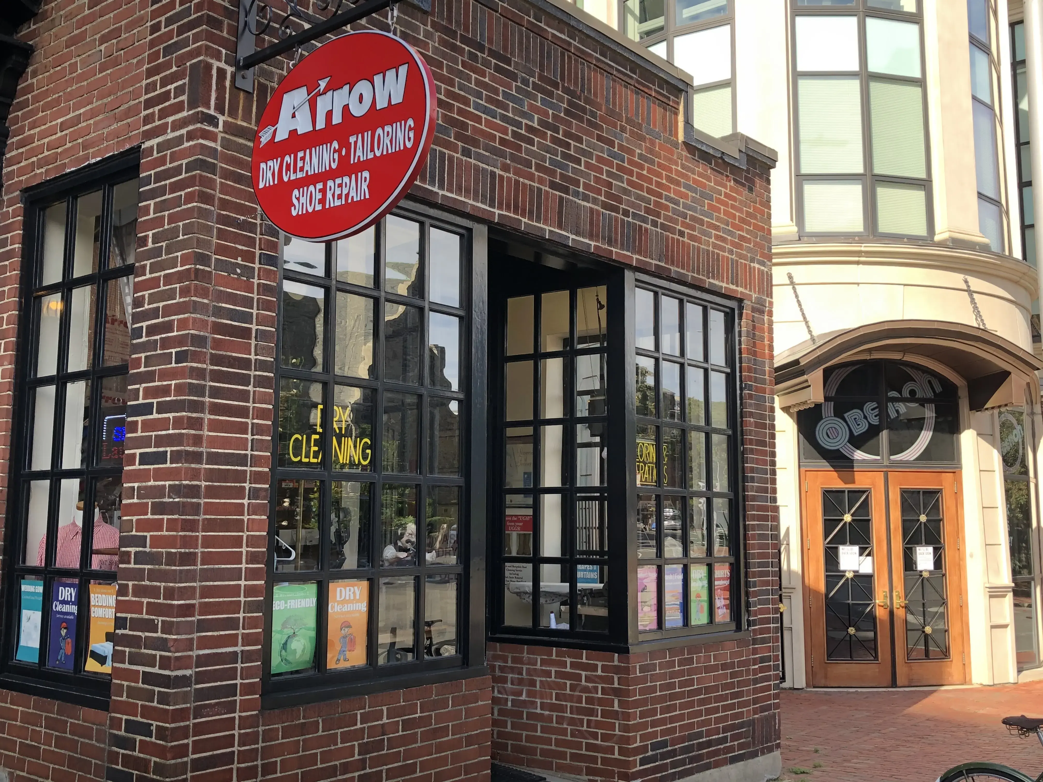 Arrow Cleaning & Tailoring location