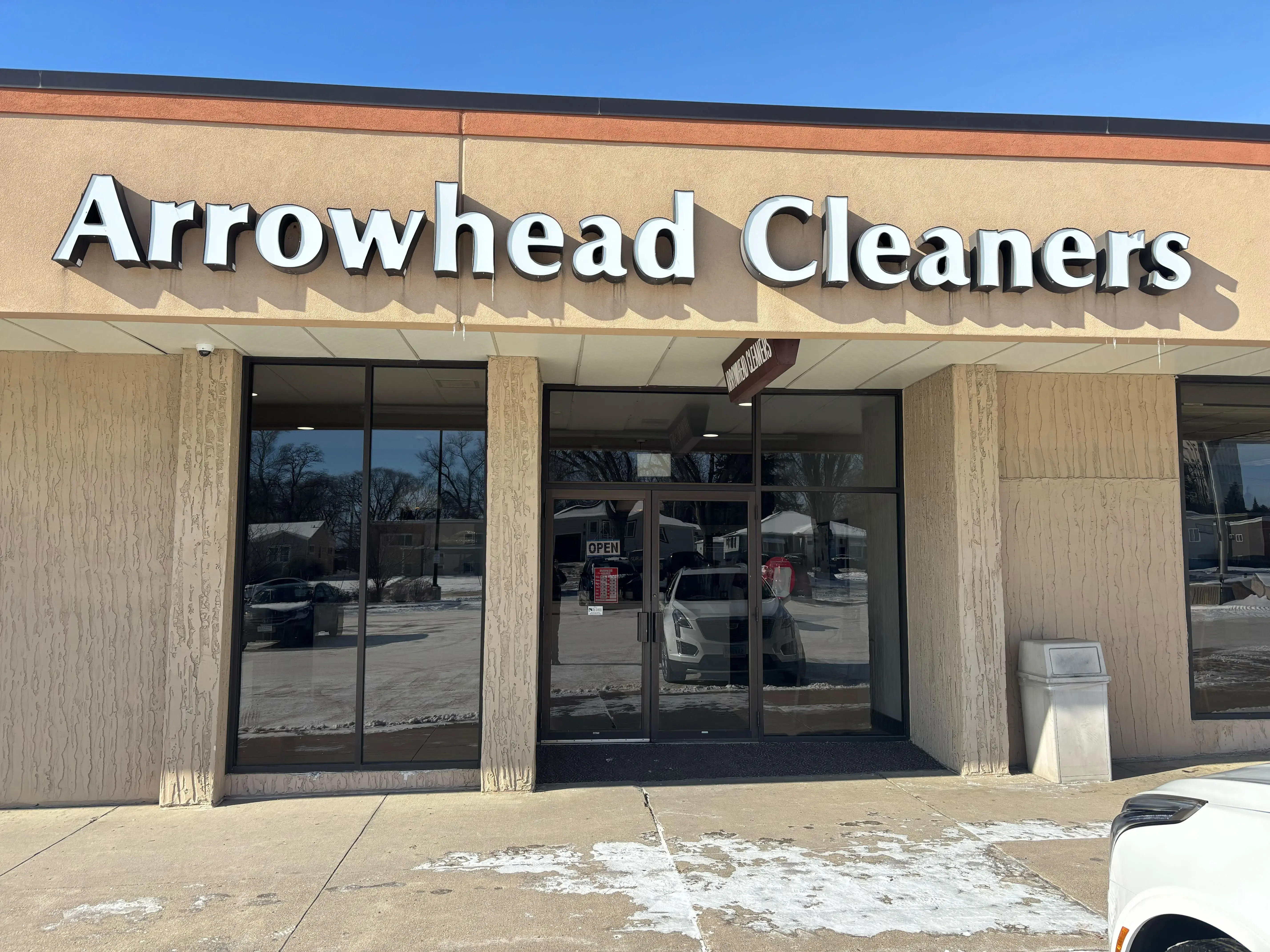 Arrowhead Cleaners & Laundry thumbnail 4