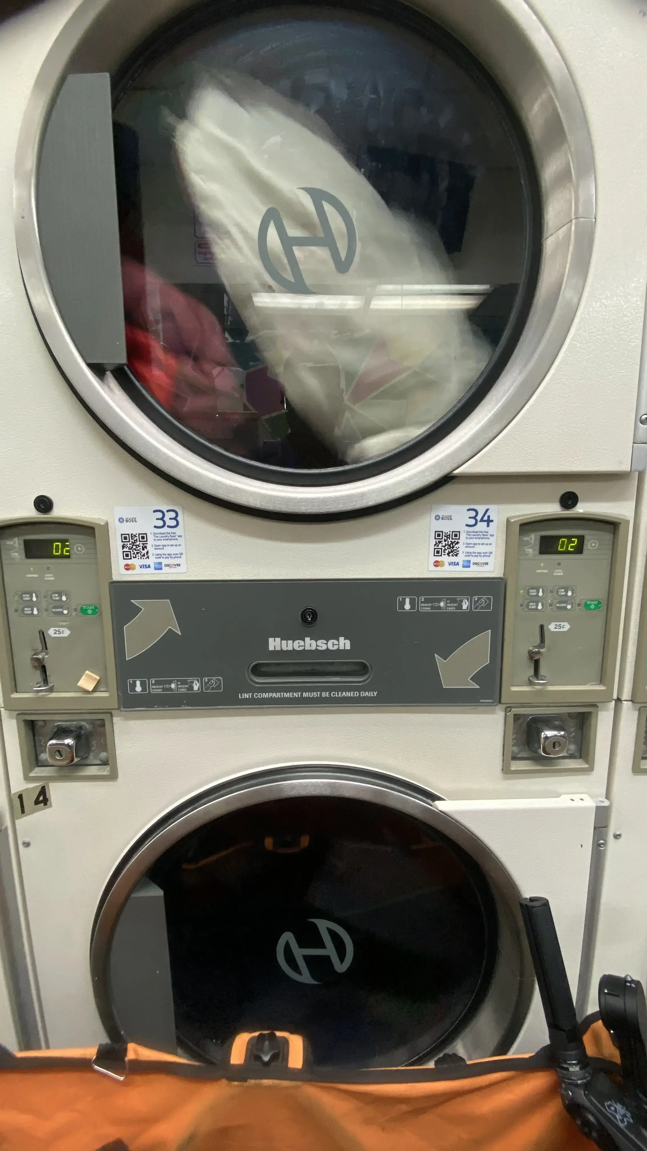Astoria Bubbles Laundromat thumbnail 13