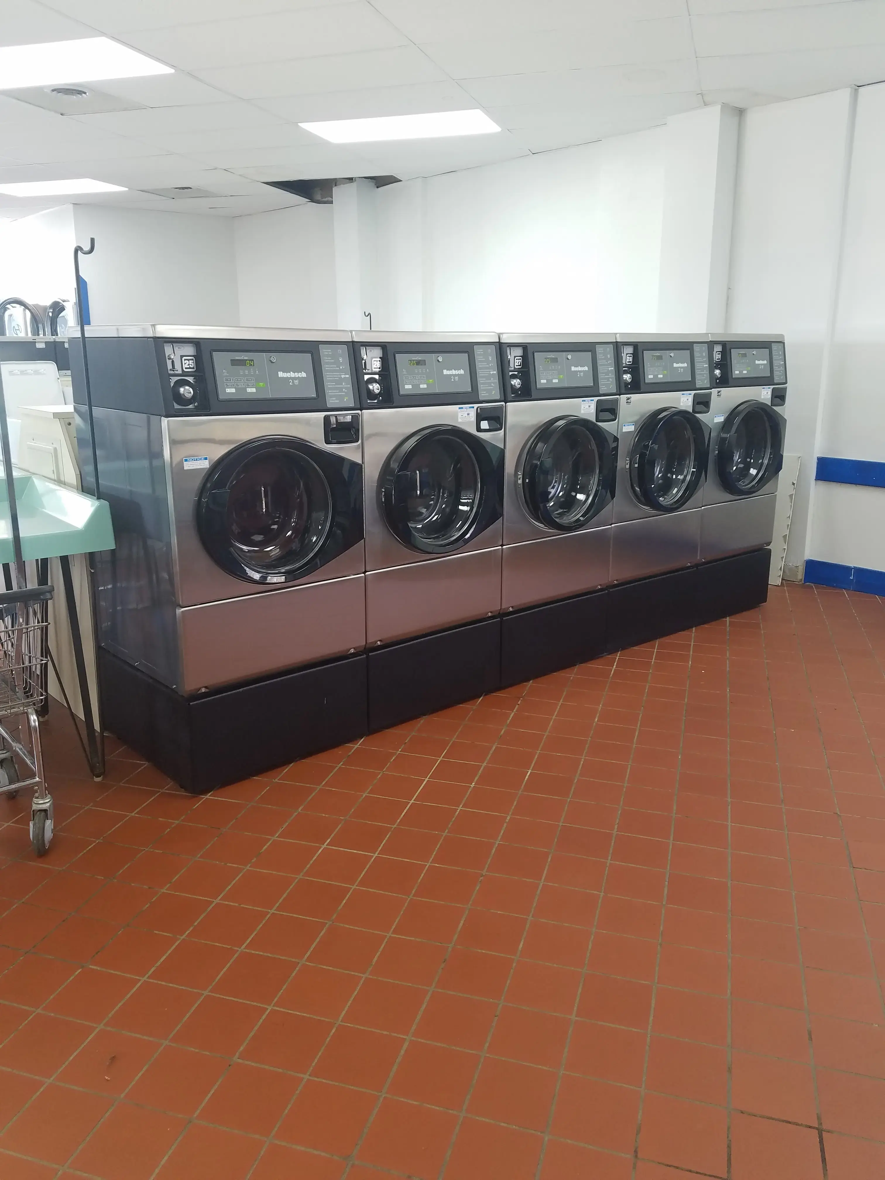At Your Service Coin Laundry - Airway thumbnail 12