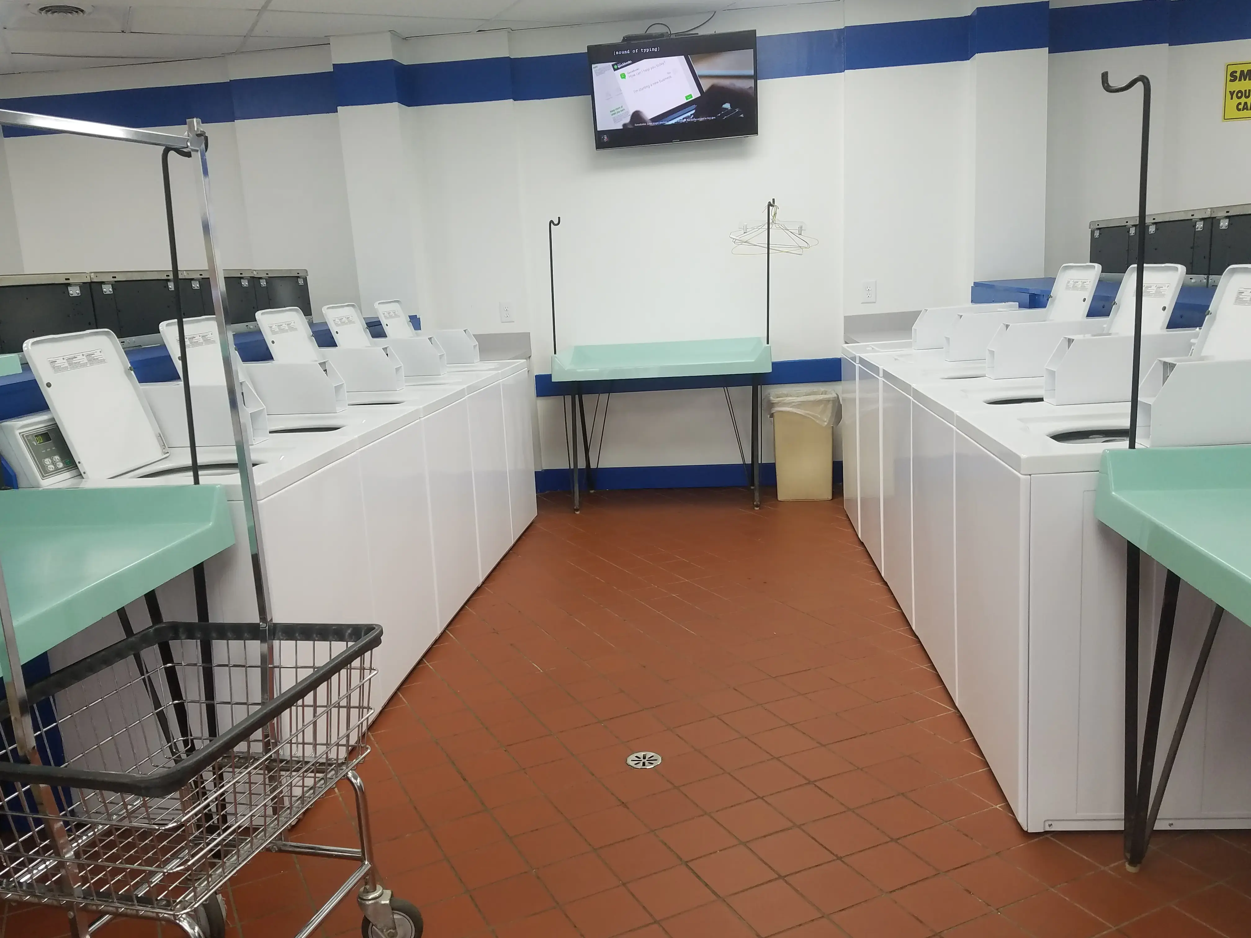 At Your Service Coin Laundry - Airway thumbnail 4