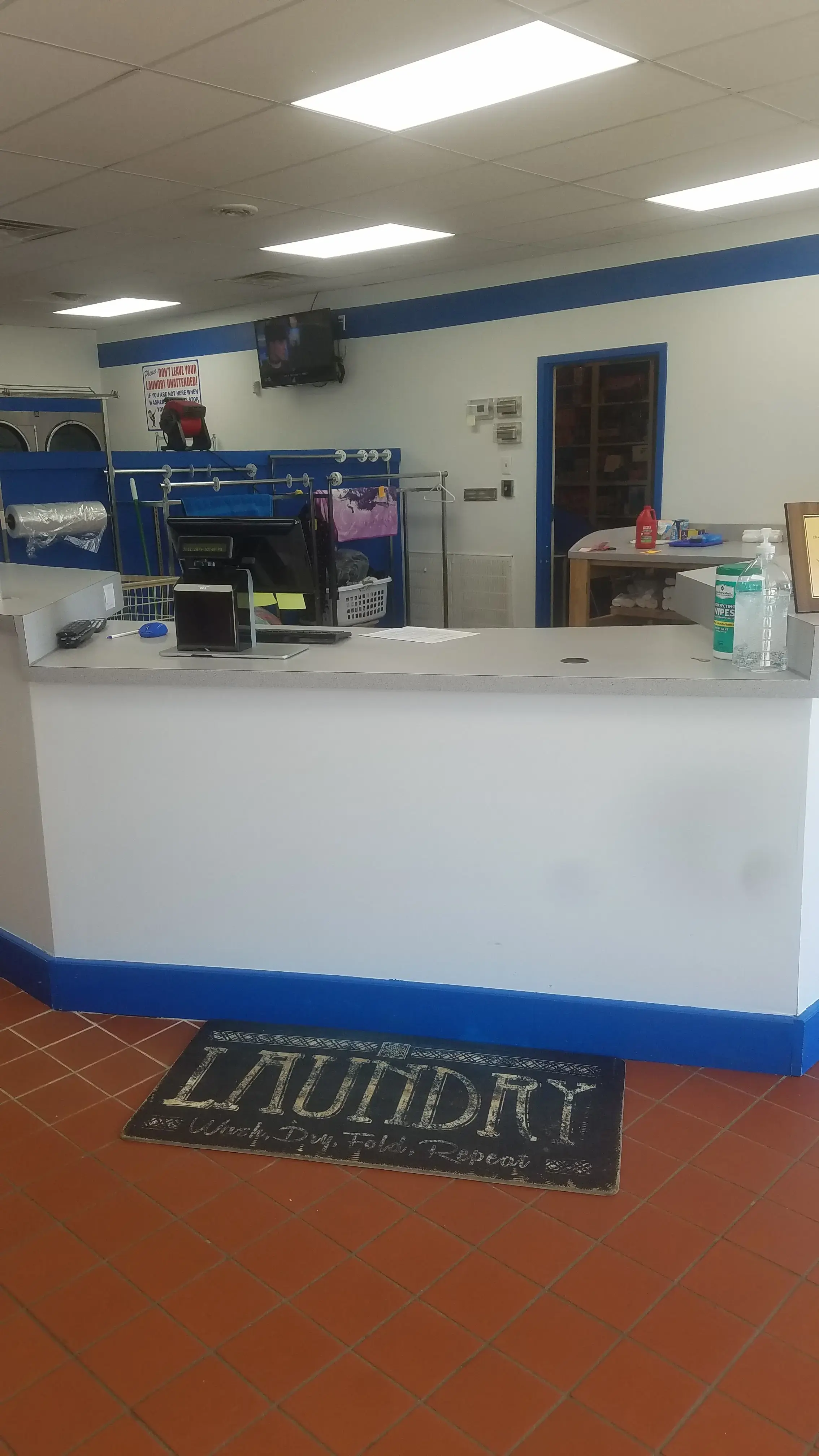 At Your Service Coin Laundry - Airway - Image 5