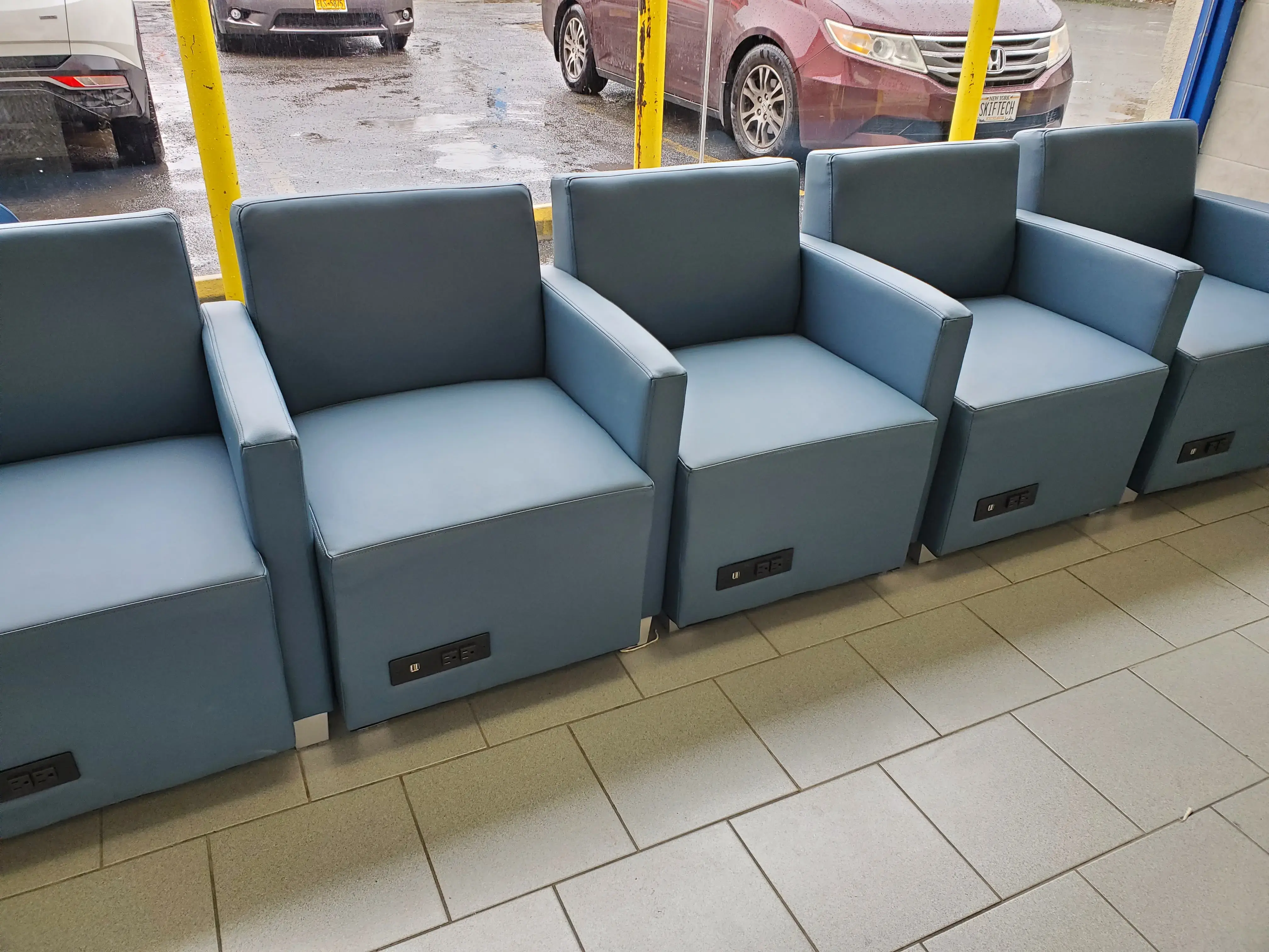 Atlantis Super Wash Laundromat - Image 18