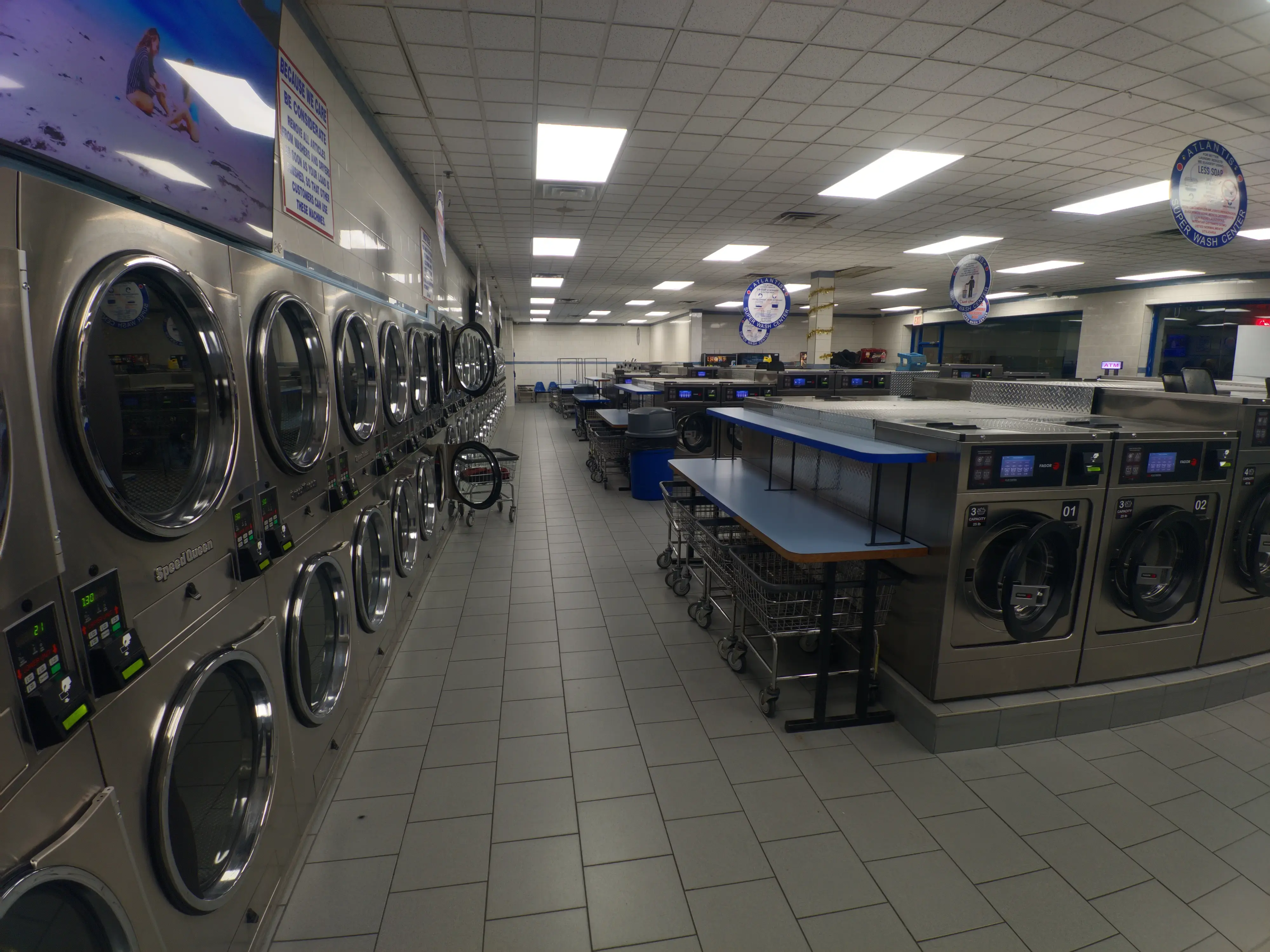 Atlantis Super Wash Laundromat thumbnail 3