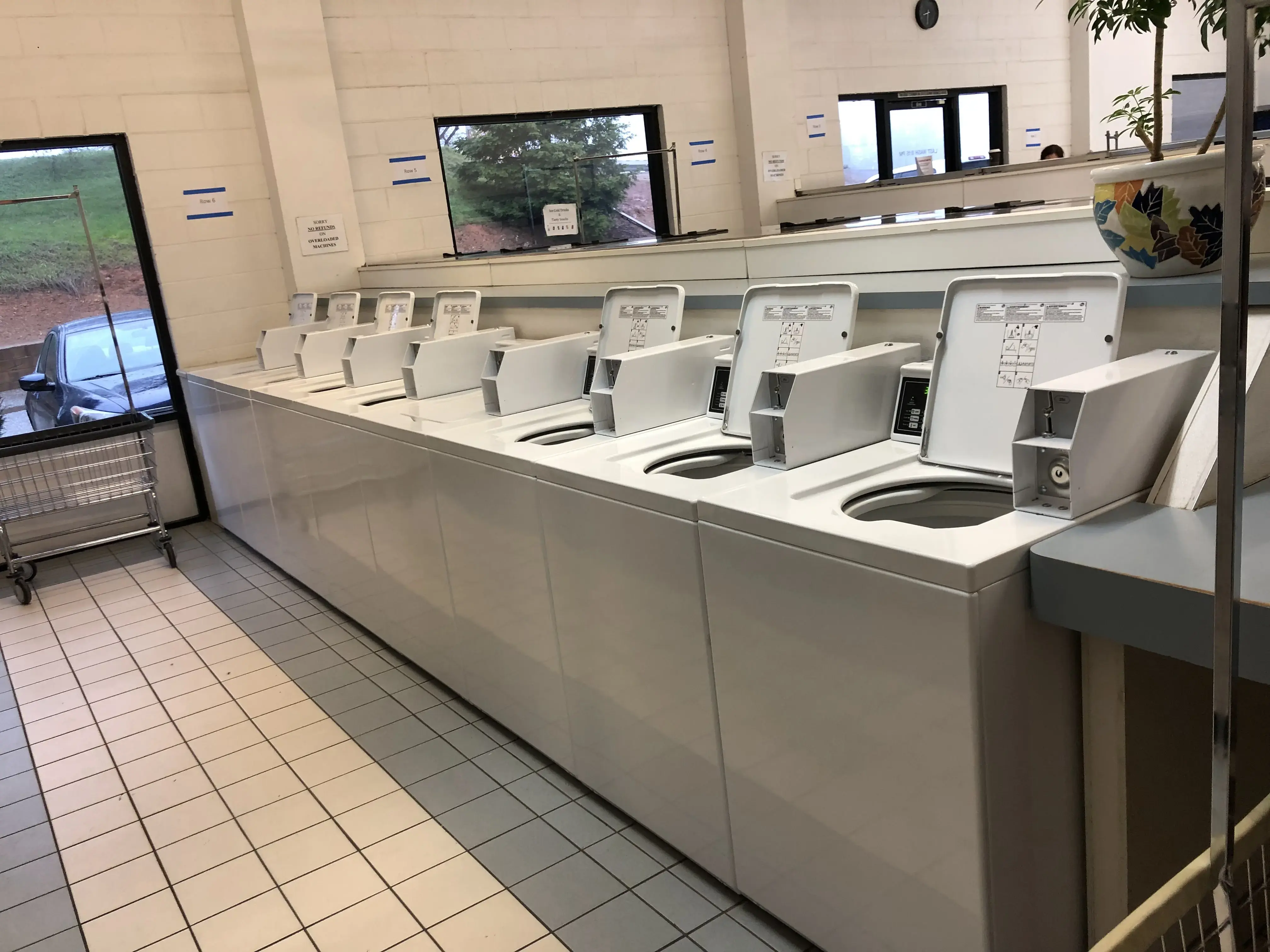 Auburn Thrifty Wash & Dry Clean - Image 5