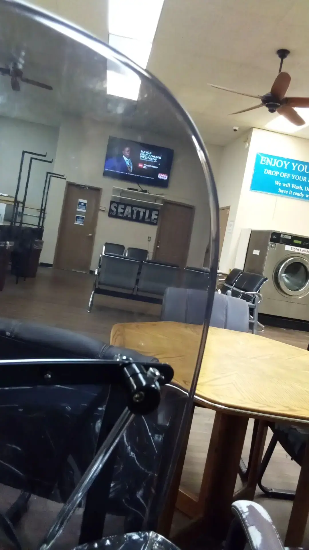 Aurora Clean Express Laundromat thumbnail 4