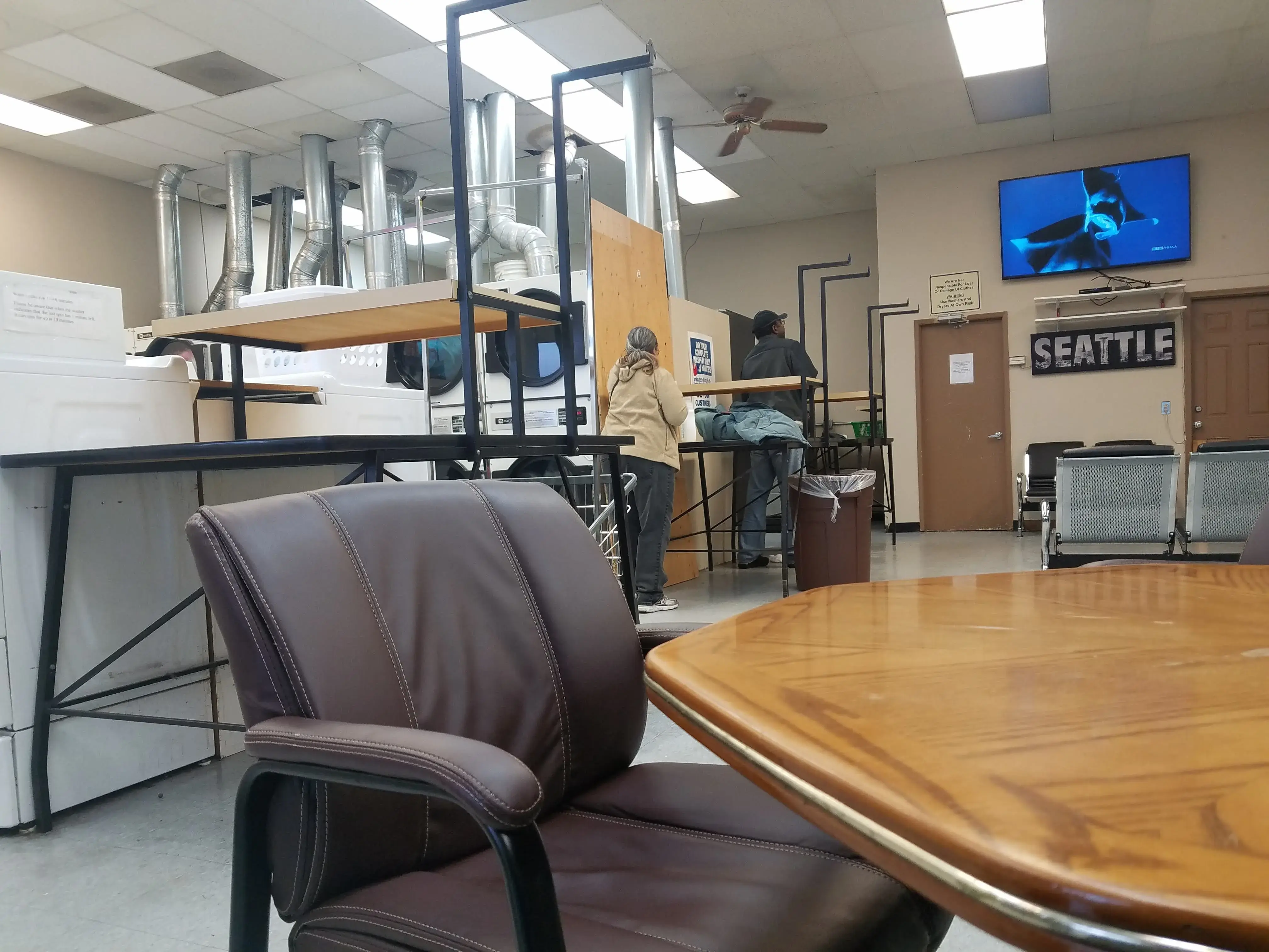 Aurora Clean Express Laundromat thumbnail 9